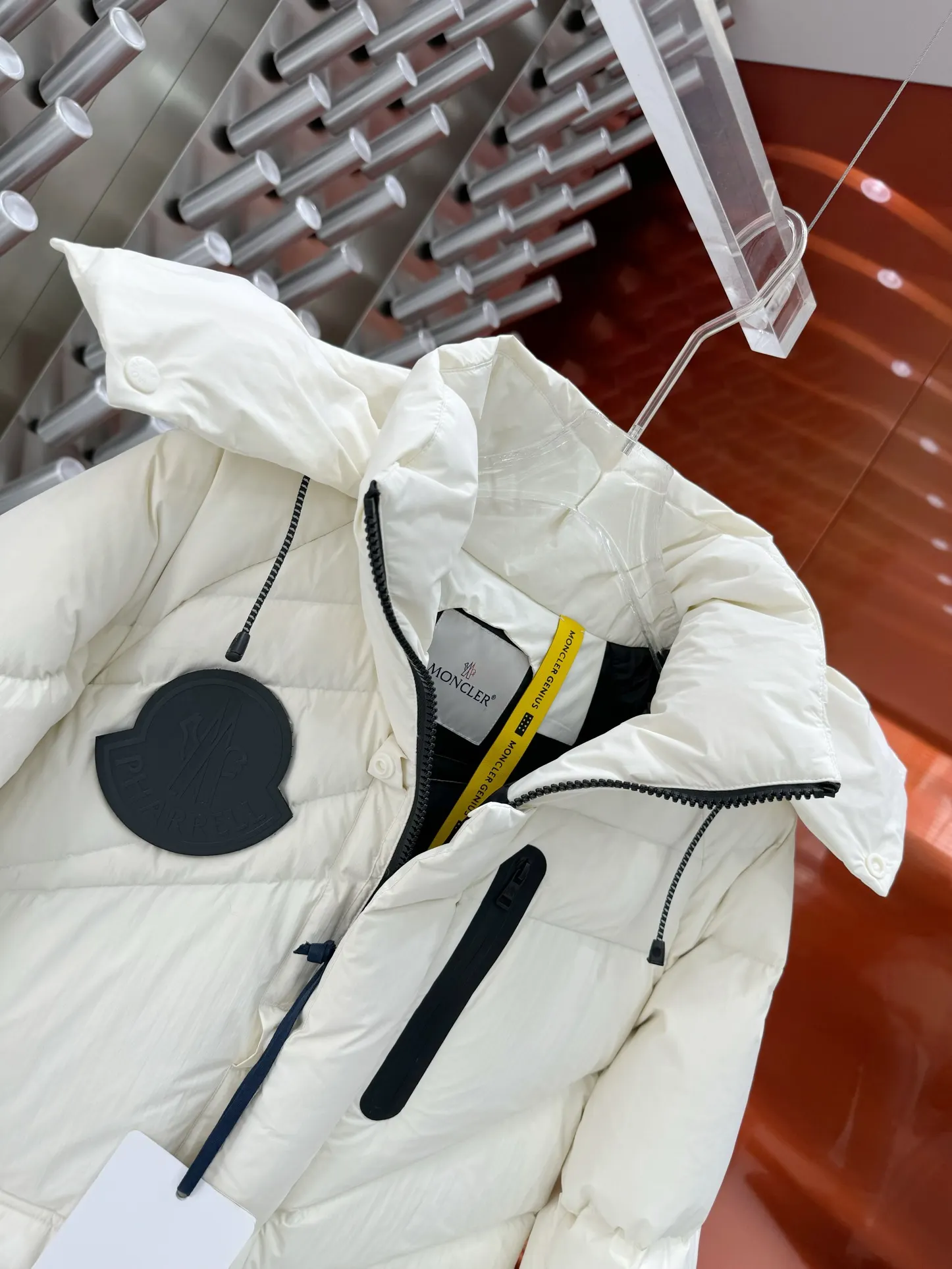 Hooded Down-Filled Puffer Jacket D65022174 — view 7
