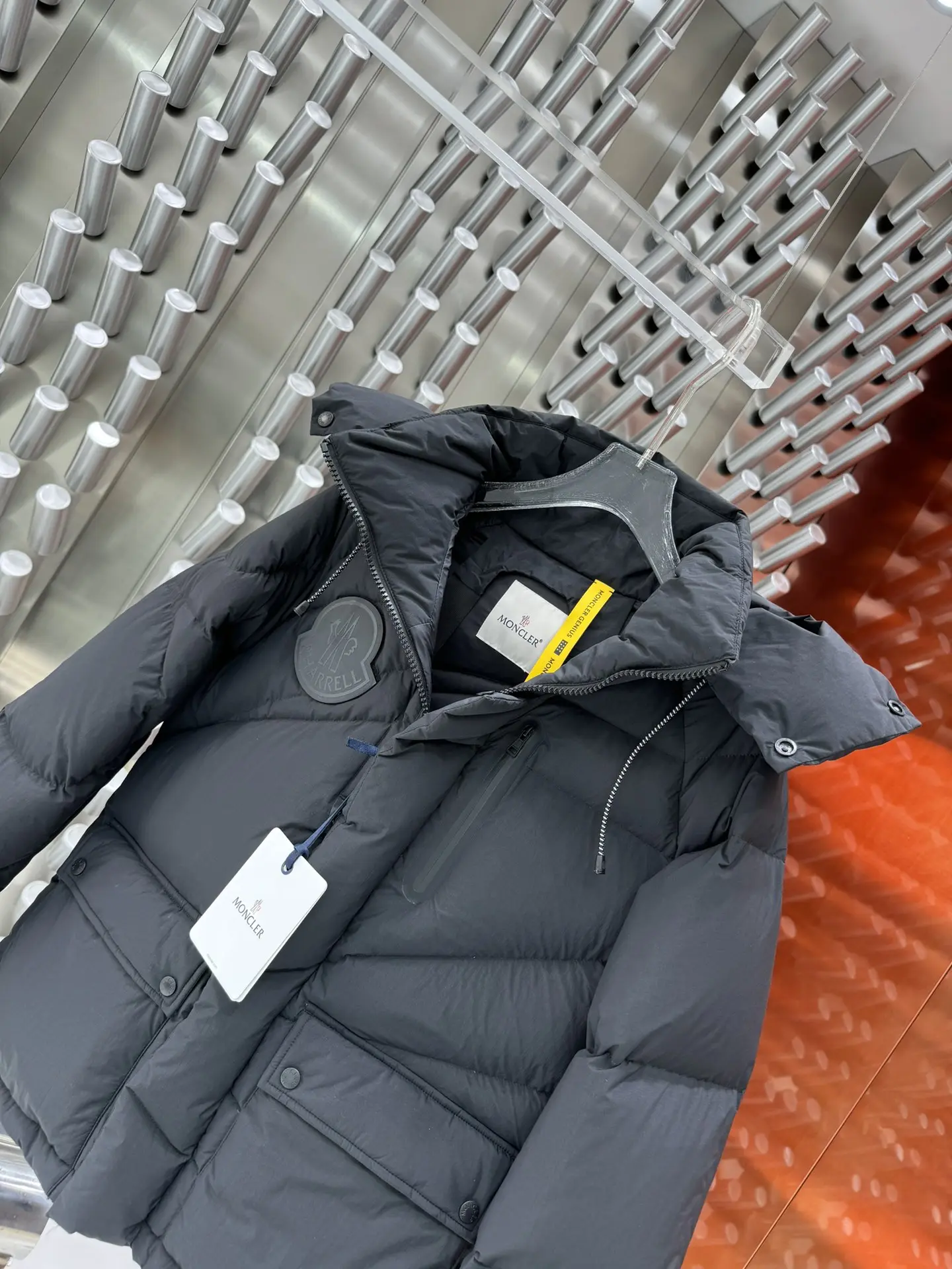 Moncler x Pharrell Williams Down-Filled Puffer Jacket D65022173 — view 7