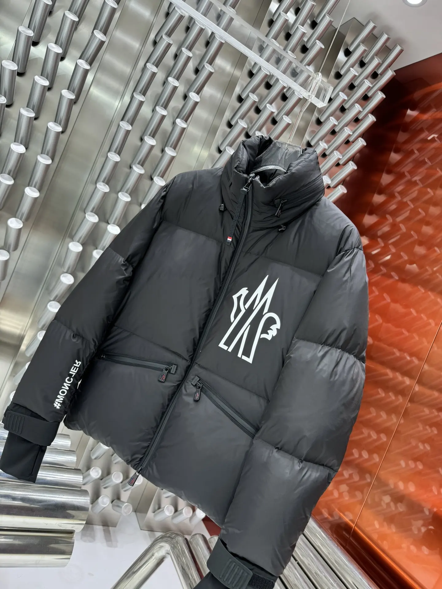 Logo-Print Down-Filled Puffer Jacket D65022169 — view 3