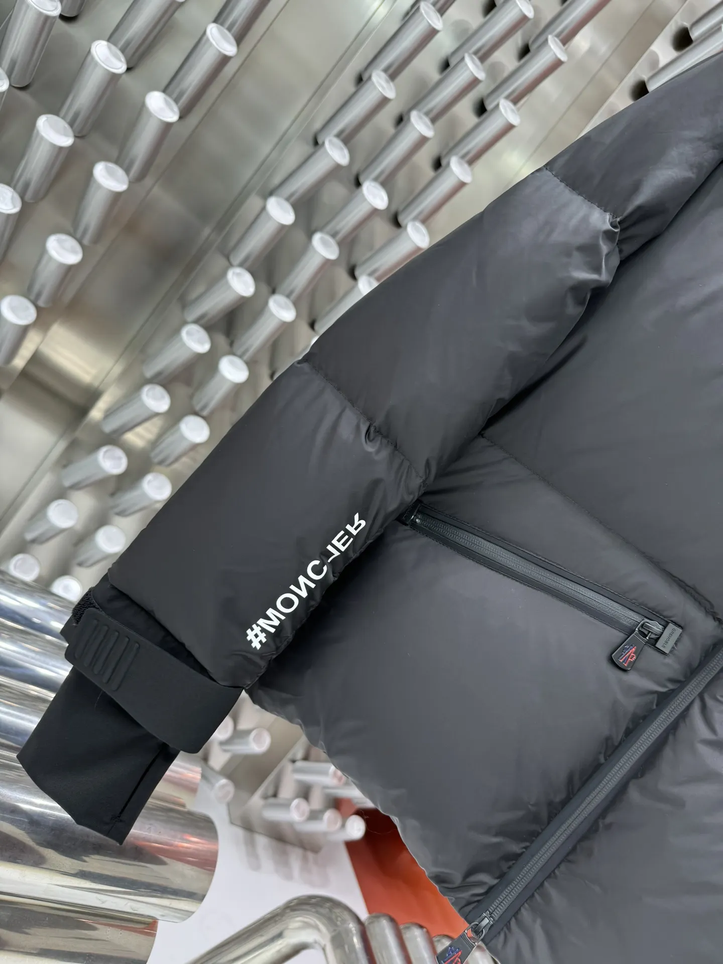 Logo-Print Down-Filled Puffer Jacket D65022169 — view 4