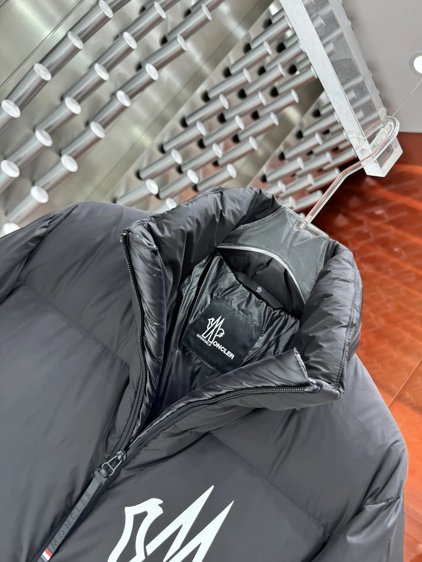 Logo-Print Down-Filled Puffer Jacket D65022169 — view 5