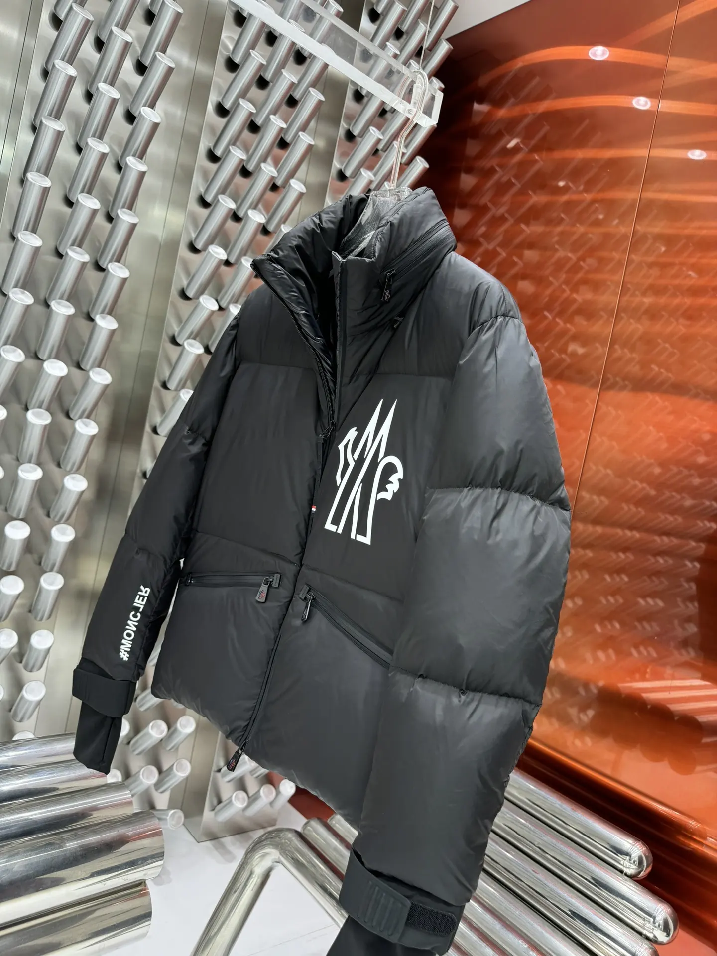 Logo-Print Down-Filled Puffer Jacket D65022169 — view 6