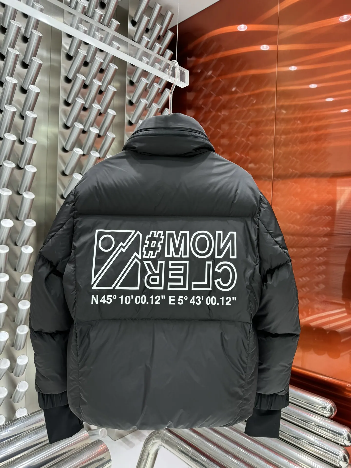 Logo-Print Down-Filled Puffer Jacket D65022169 — view 9