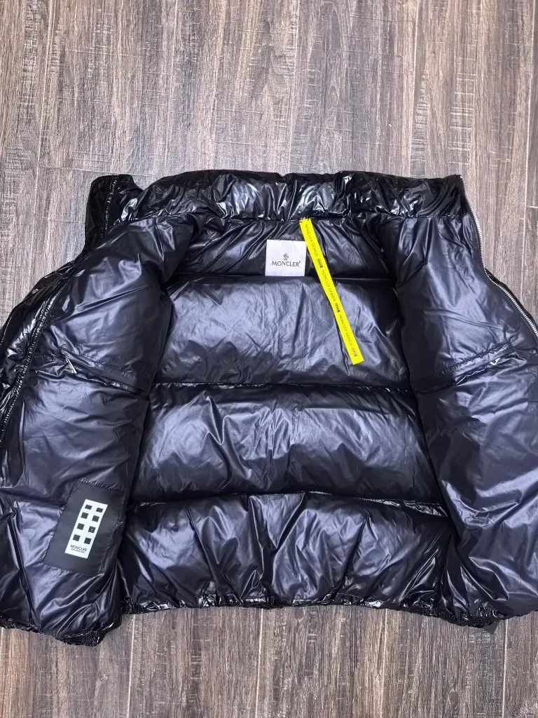Moncler x 1017 ALYX 9SM Glossy Down Jacket D70022209 — view 4