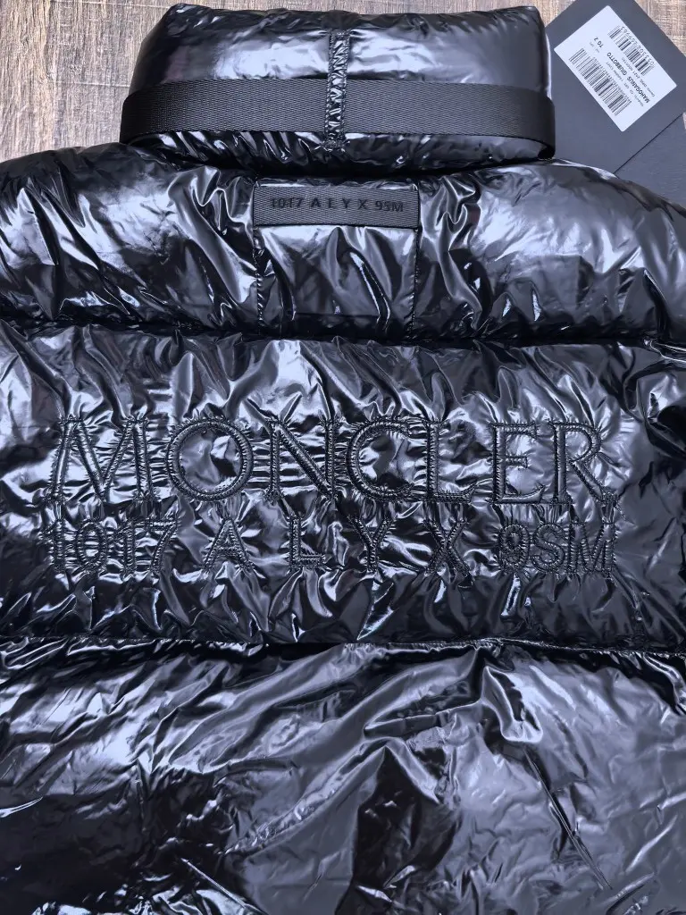 Moncler x 1017 ALYX 9SM Glossy Down Jacket D70022209 — view 5