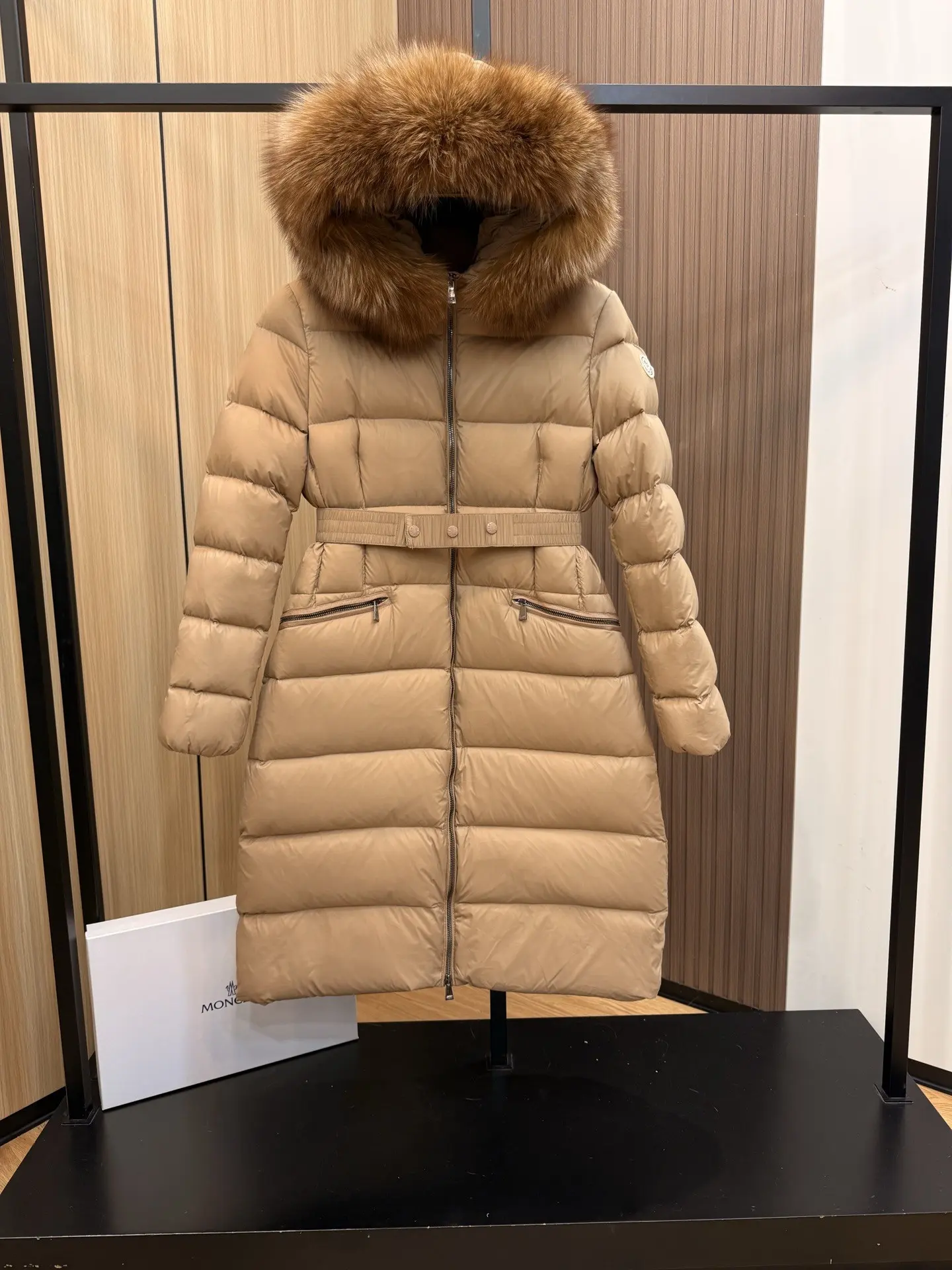 Boed Fur-Trimmed Belted Down Jacket D70022190