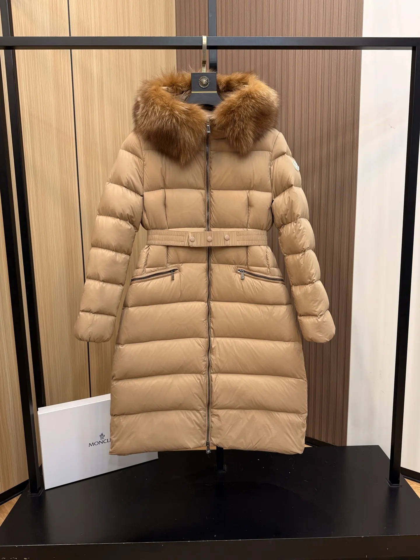 Boed Fur-Trimmed Belted Down Jacket D70022190 — view 2