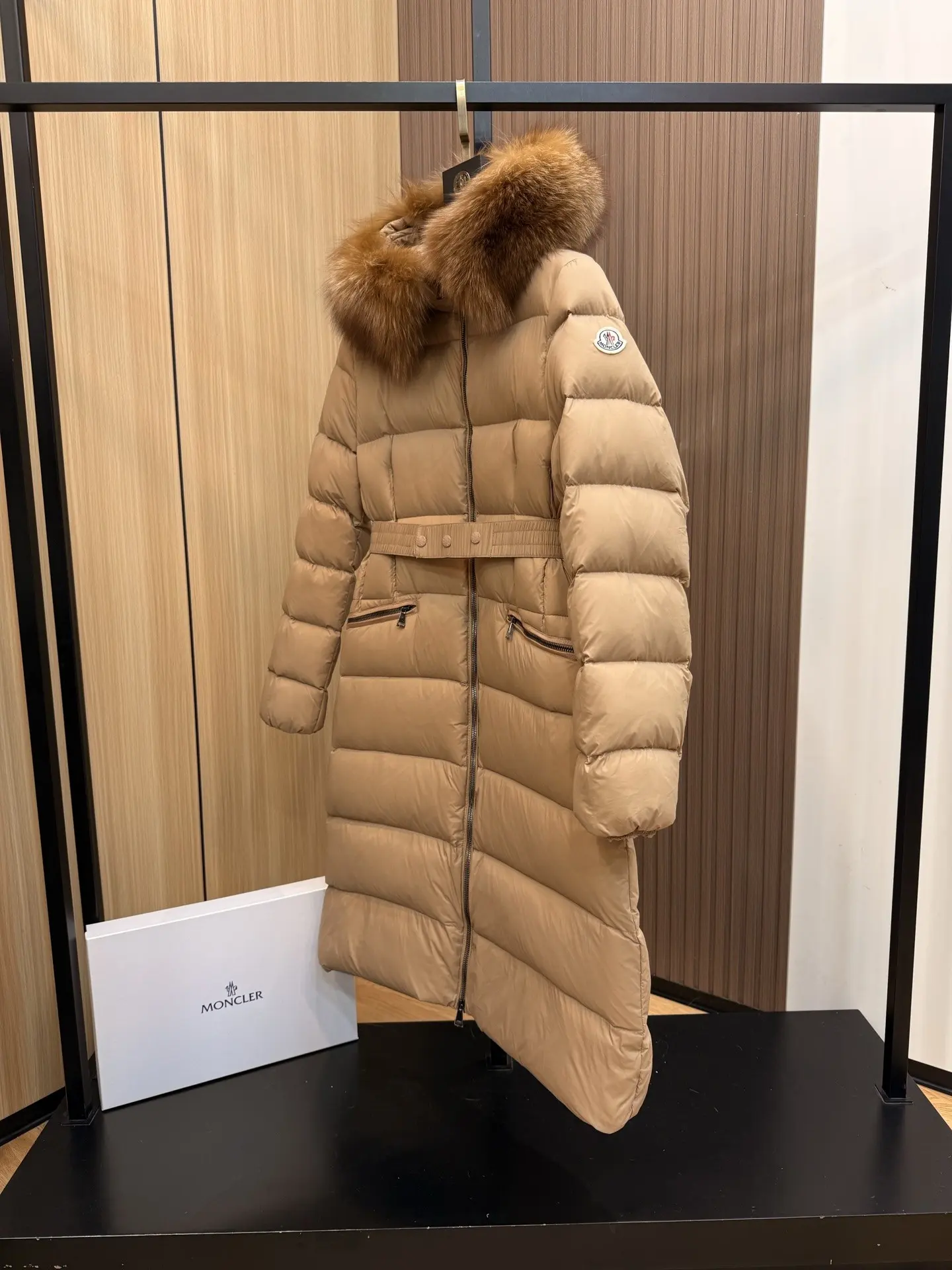 Boed Fur-Trimmed Belted Down Jacket D70022190 — view 3