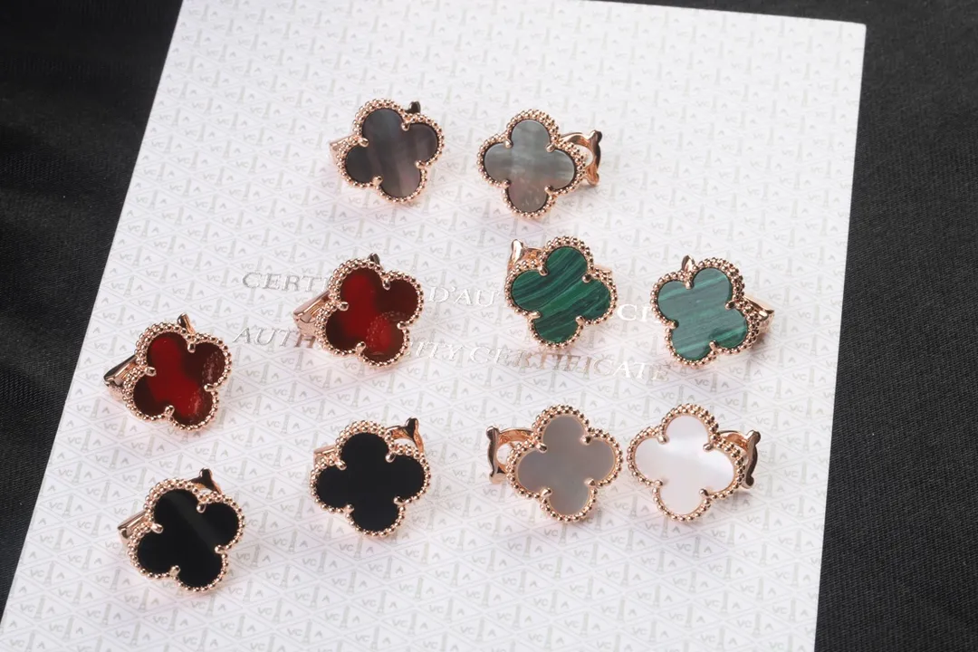 Alhambra Vintage Clover Clip-On Earrings (Sterling Silver) D31016932