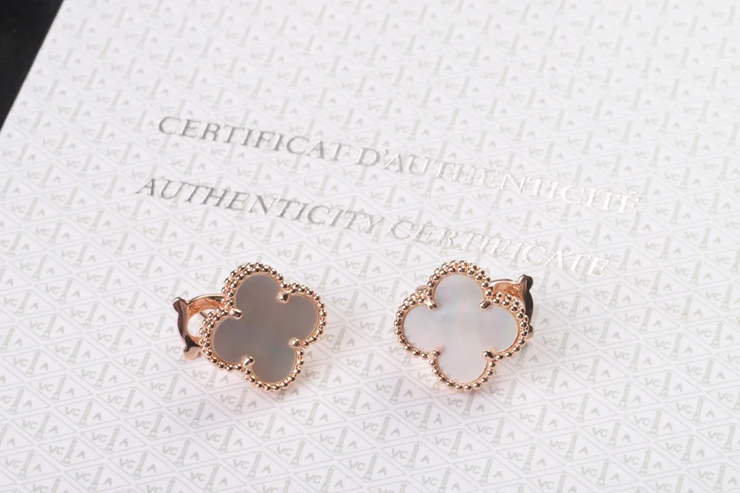Alhambra Vintage Clover Clip-On Earrings (Sterling Silver) D31016932 — view 2