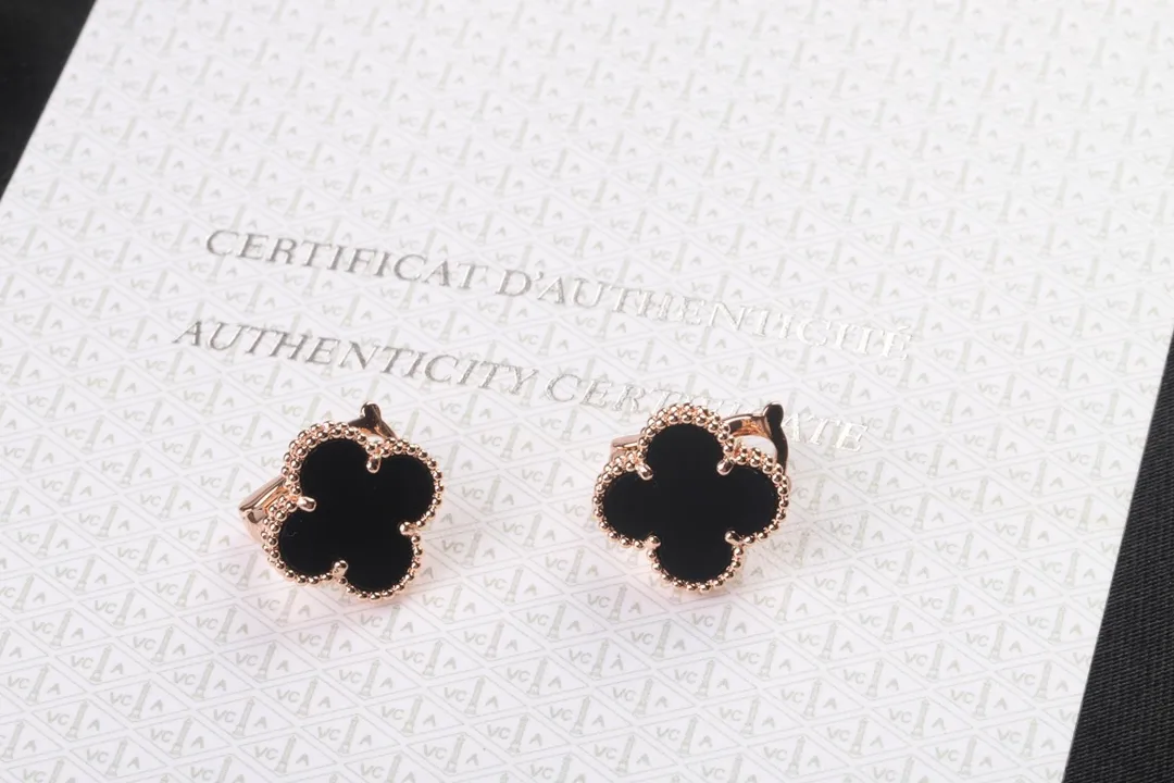 Alhambra Vintage Clover Clip-On Earrings (Sterling Silver) D31016932 — view 3
