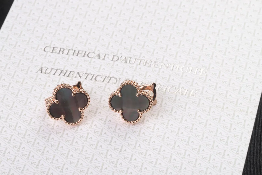 Alhambra Vintage Clover Clip-On Earrings (Sterling Silver) D31016932 — view 6
