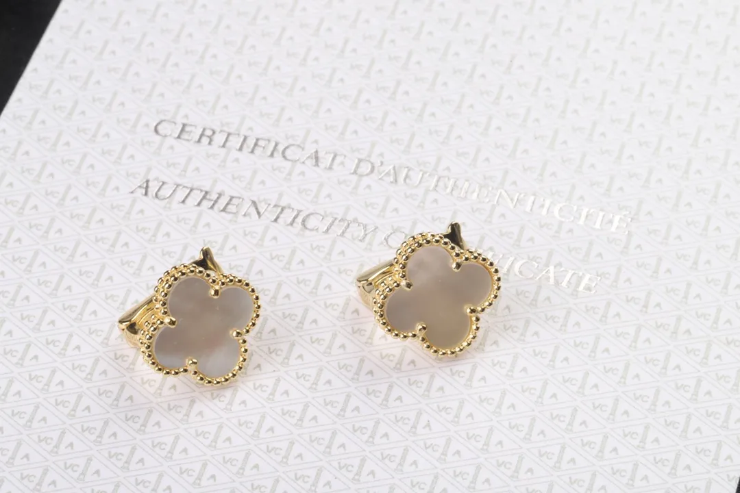 Alhambra Vintage Clover Clip-On Earrings (Sterling Silver) D31016931 — view 2