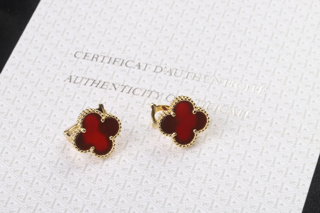 Alhambra Vintage Clover Clip-On Earrings (Sterling Silver) D31016931 — view 4
