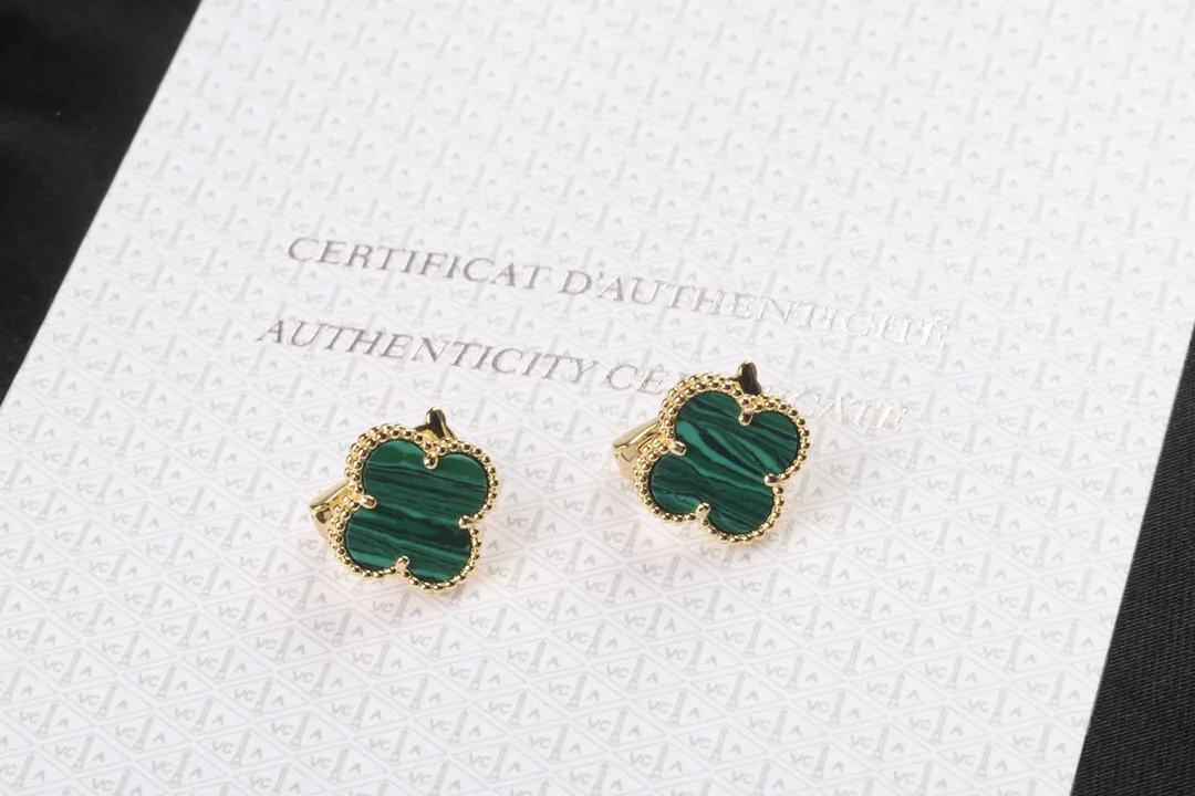 Alhambra Vintage Clover Clip-On Earrings (Sterling Silver) D31016931 — view 5