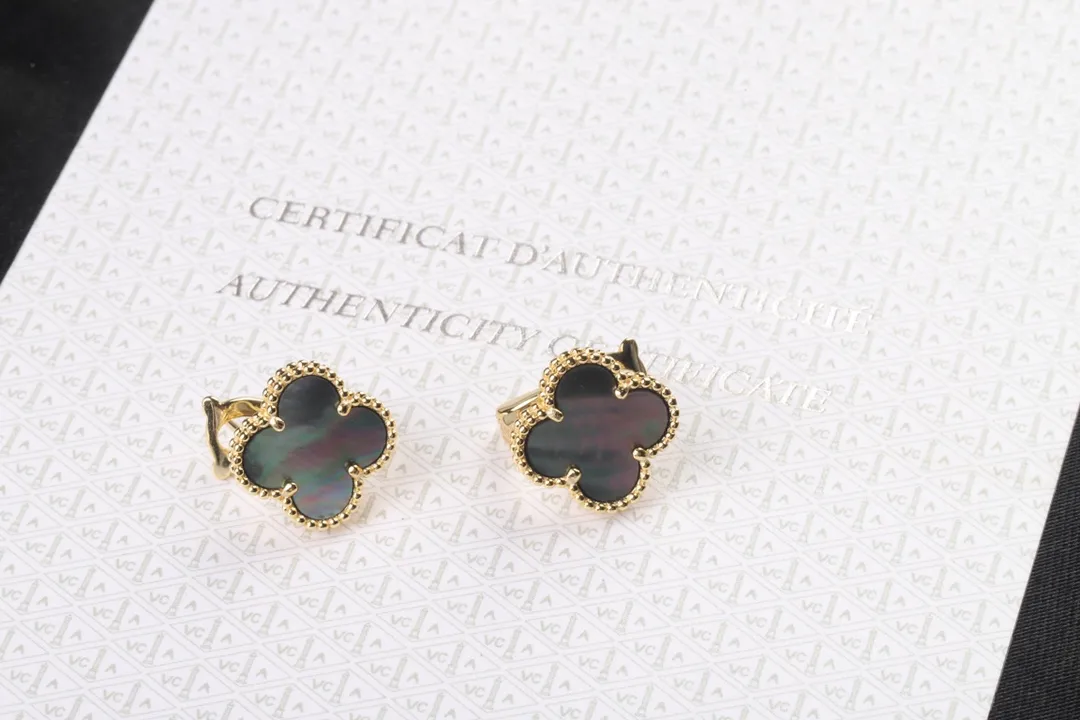 Alhambra Vintage Clover Clip-On Earrings (Sterling Silver) D31016931 — view 6