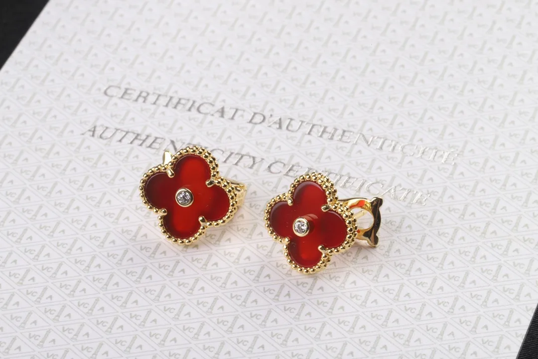 Alhambra-Style Clover Stud Earrings (Sterling Silver) D32016934 — view 4