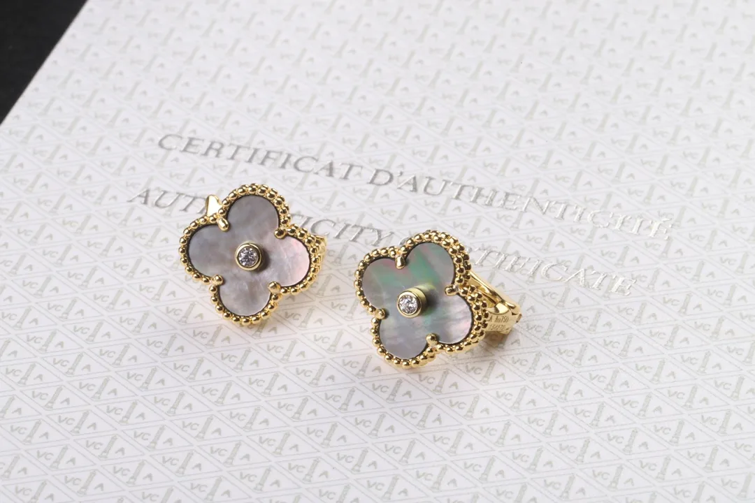 Alhambra-Style Clover Stud Earrings (Sterling Silver) D32016934 — view 6
