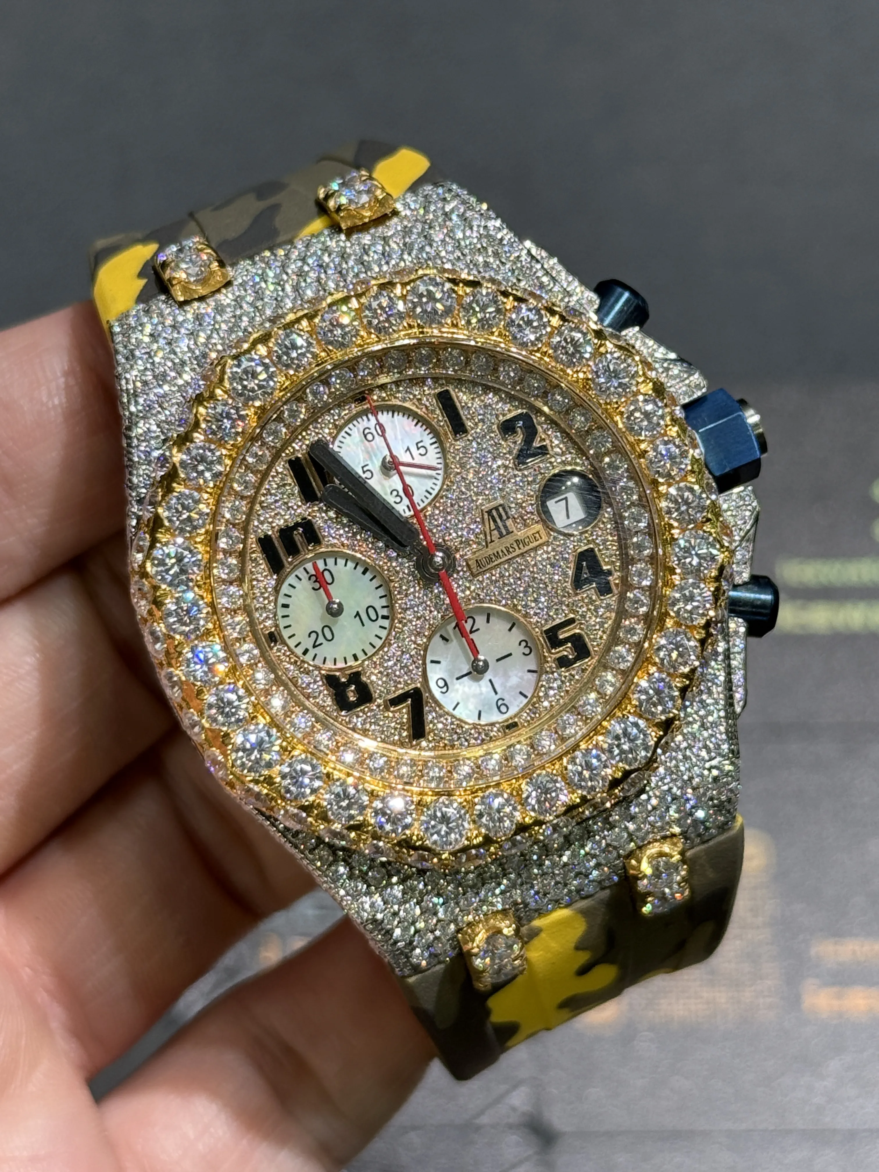 Audemars Piguet Royal Oak Offshore-Style Iced-Out Camo Strap Watch D911319411 — view 10