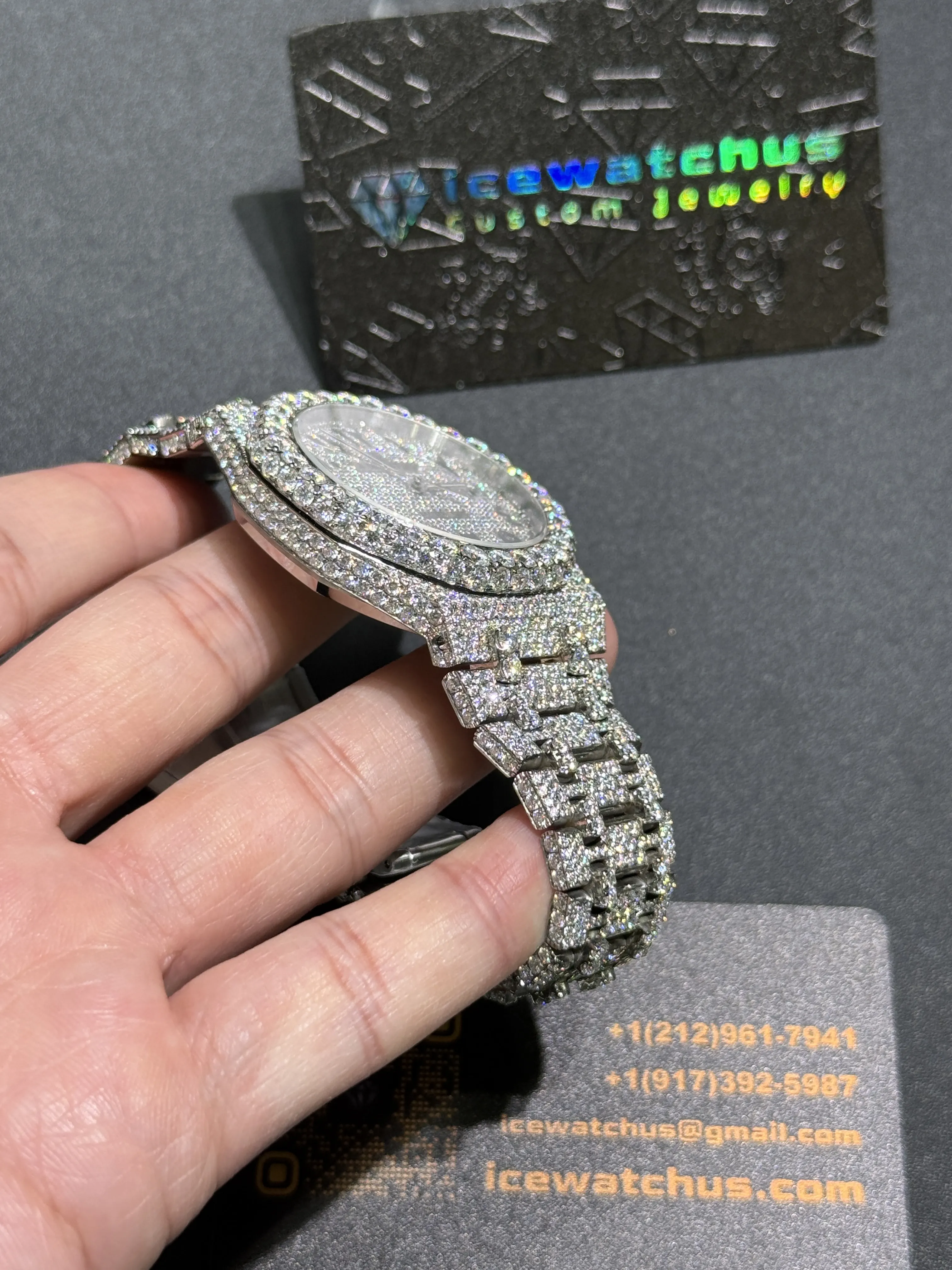 Audemars Piguet Royal Oak-Style Iced-Out Raised-Bezel Silver Watch D1215019415 — view 4