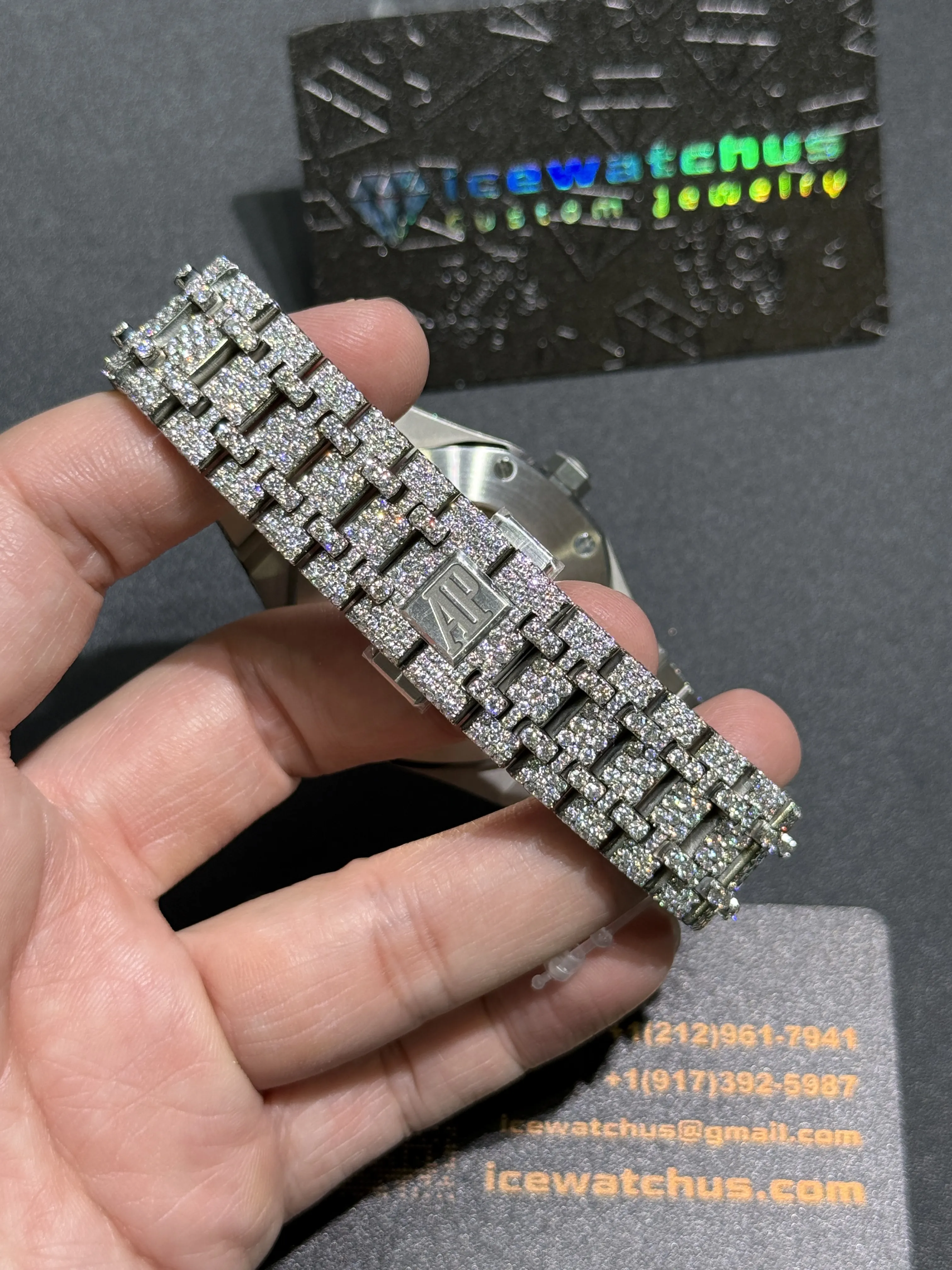 Audemars Piguet Royal Oak-Style Iced-Out Raised-Bezel Silver Watch D1215019415 — view 9