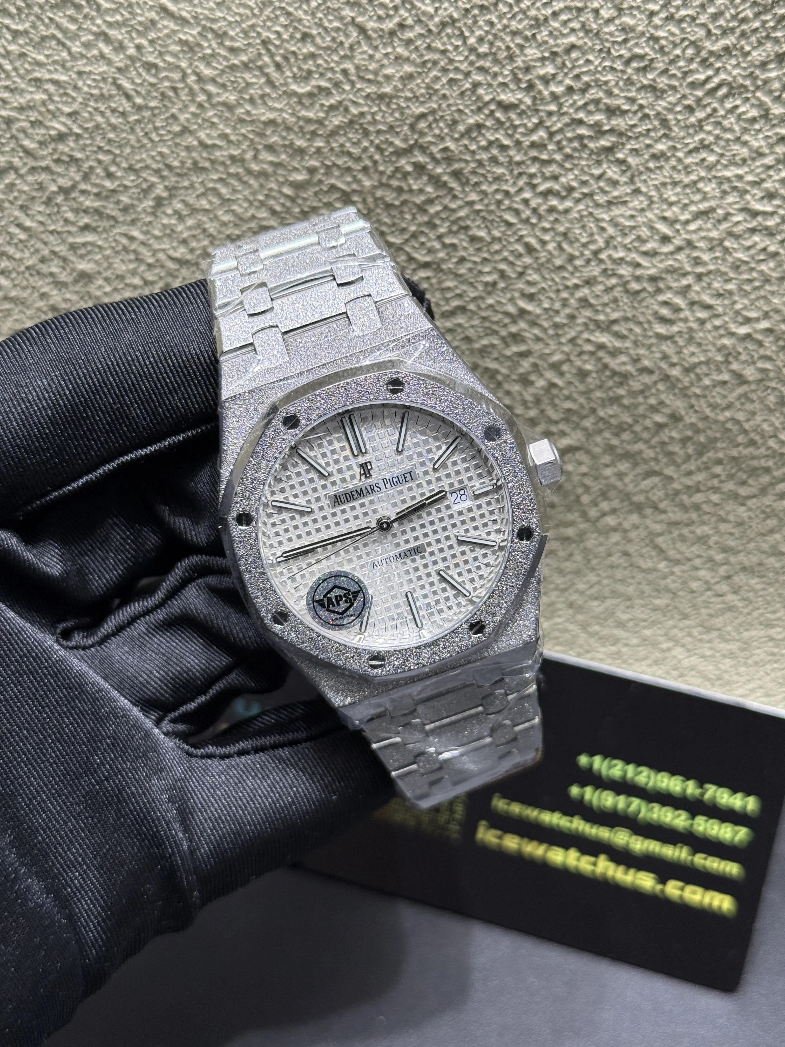 Audemars Piguet Royal Oak-Style Frosted Silver Dial Watch D459019421 — view 2