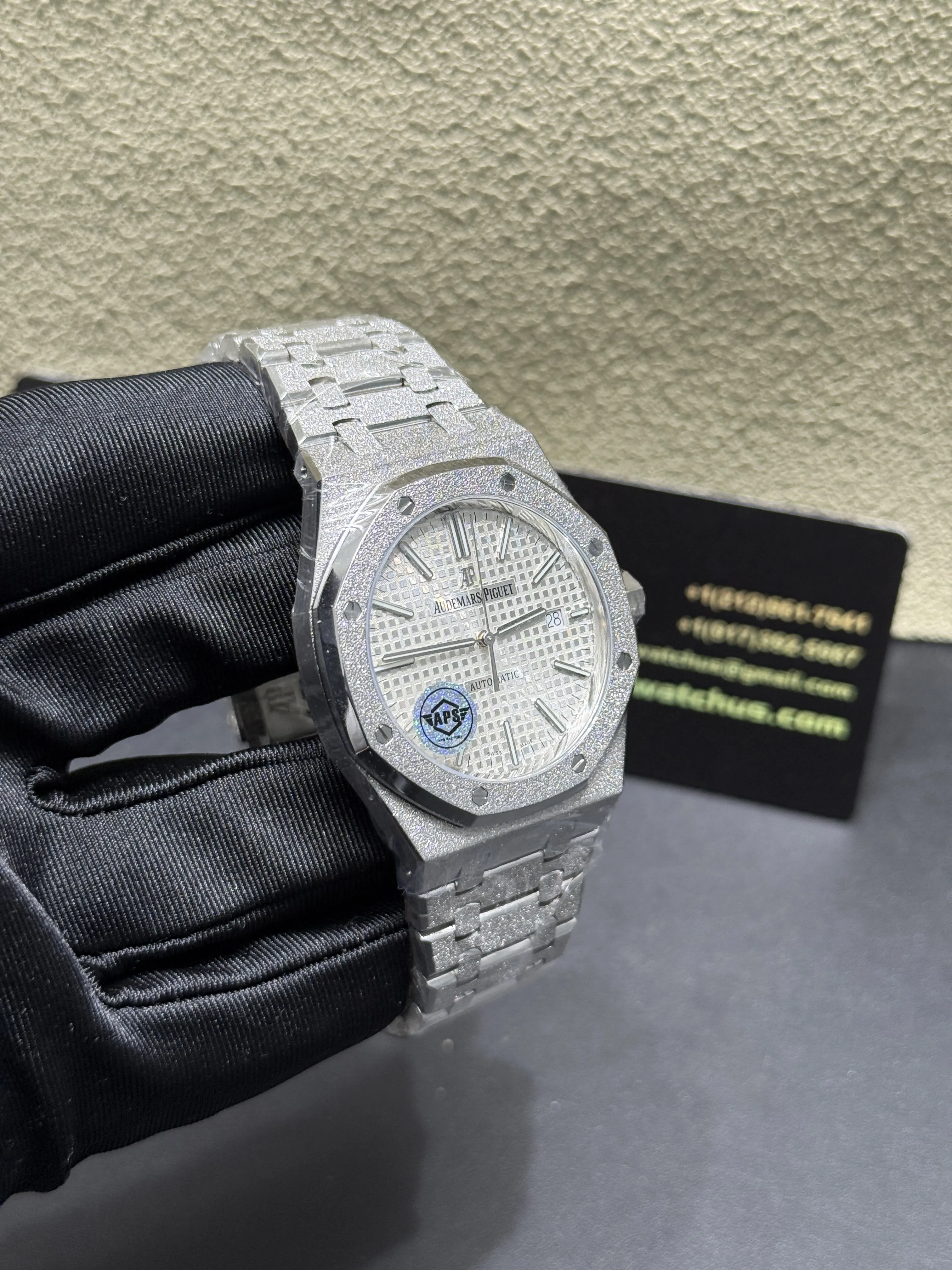 Audemars Piguet Royal Oak-Style Frosted Silver Dial Watch D459019421 — view 3