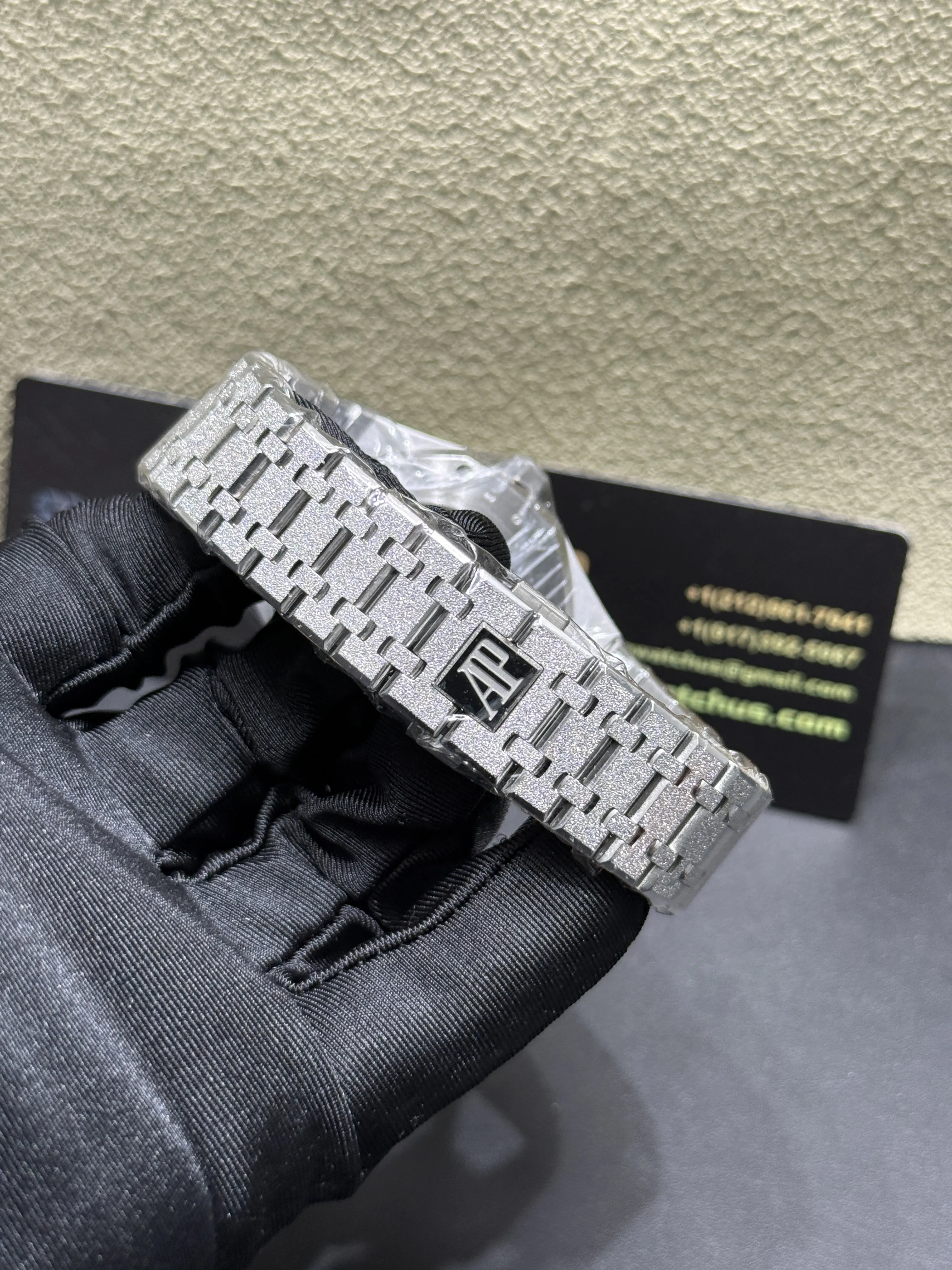 Audemars Piguet Royal Oak-Style Frosted Silver Dial Watch D459019421 — view 8