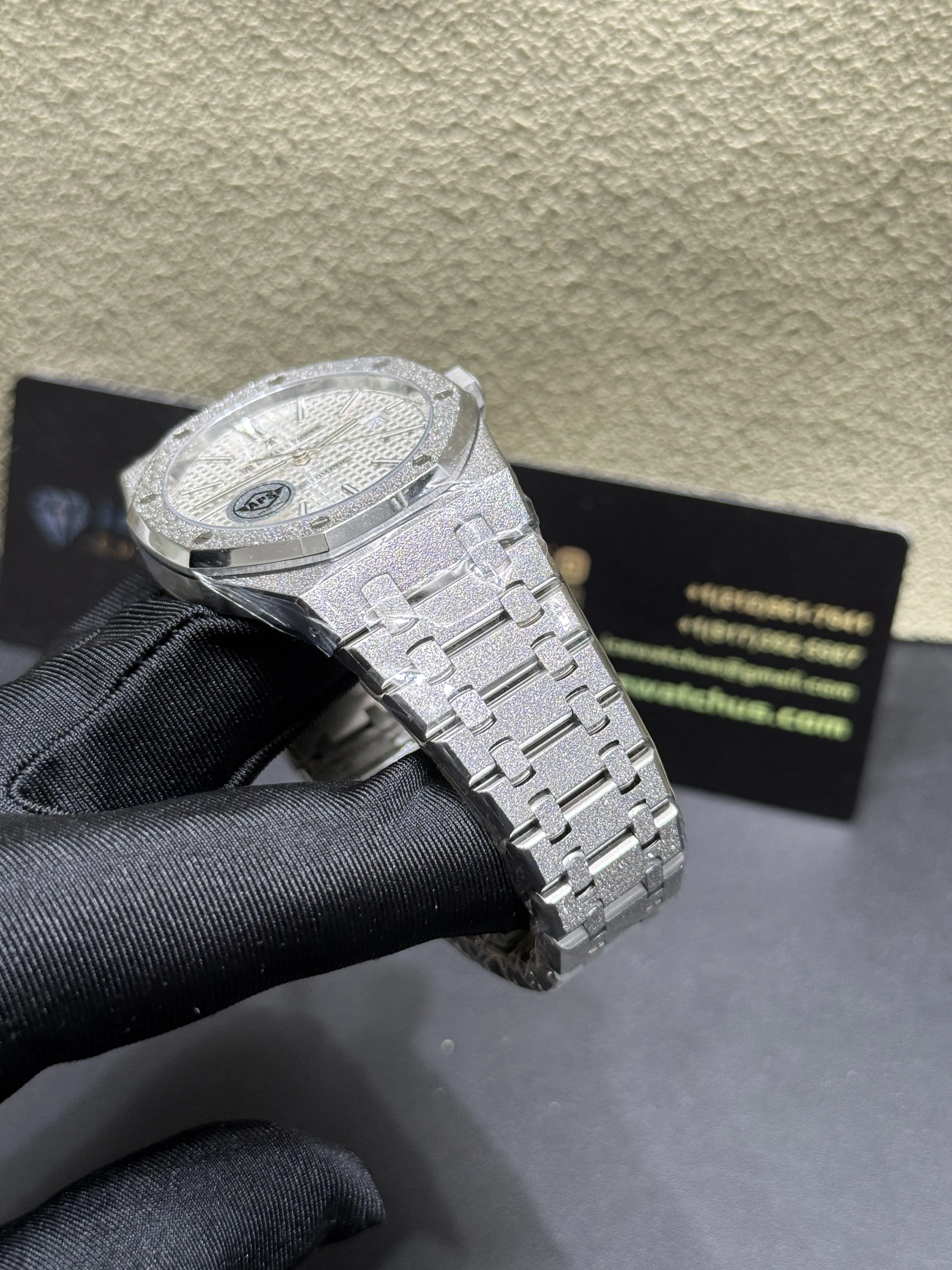 Audemars Piguet Royal Oak-Style Frosted Silver Dial Watch D459019421 — view 9