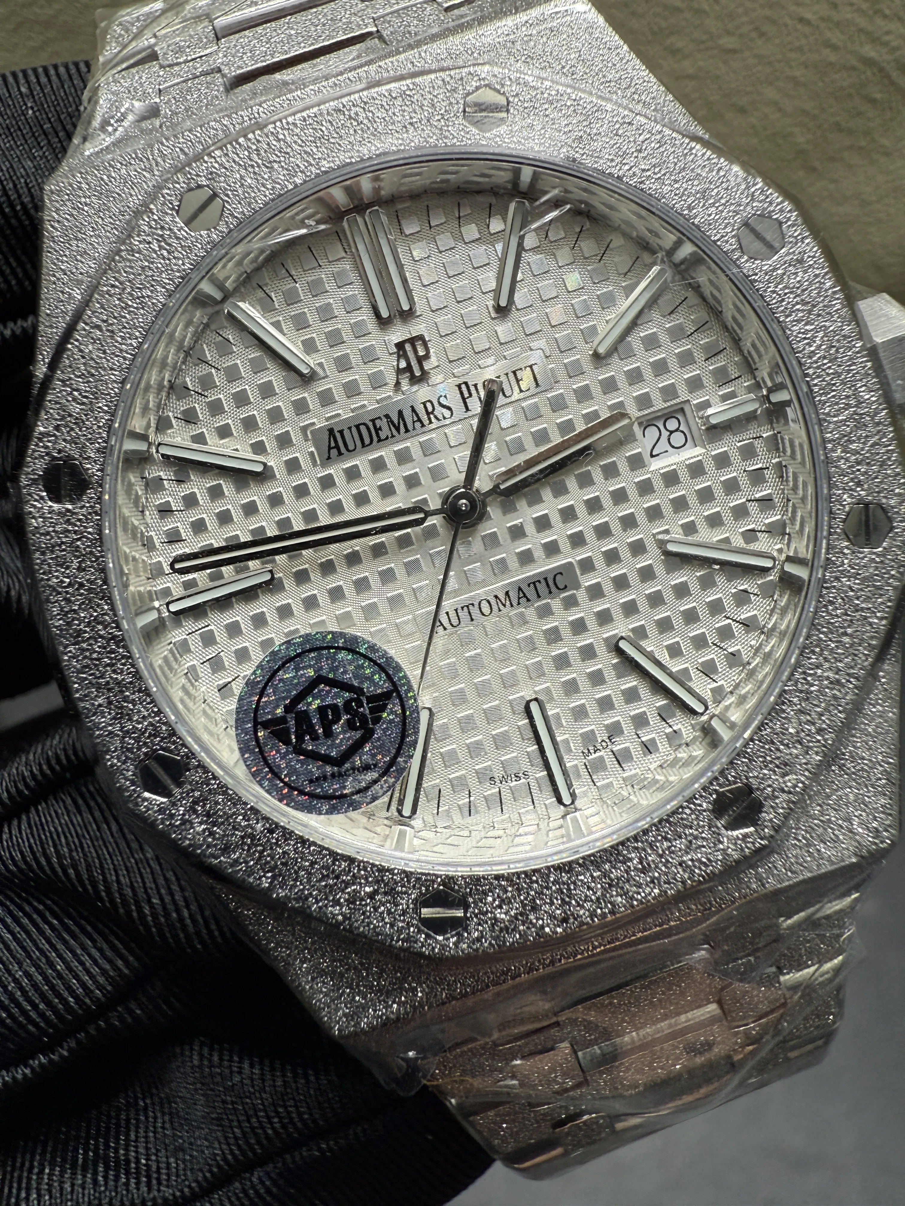 Audemars Piguet Royal Oak-Style Frosted Silver Dial Watch D459019421 — view 10