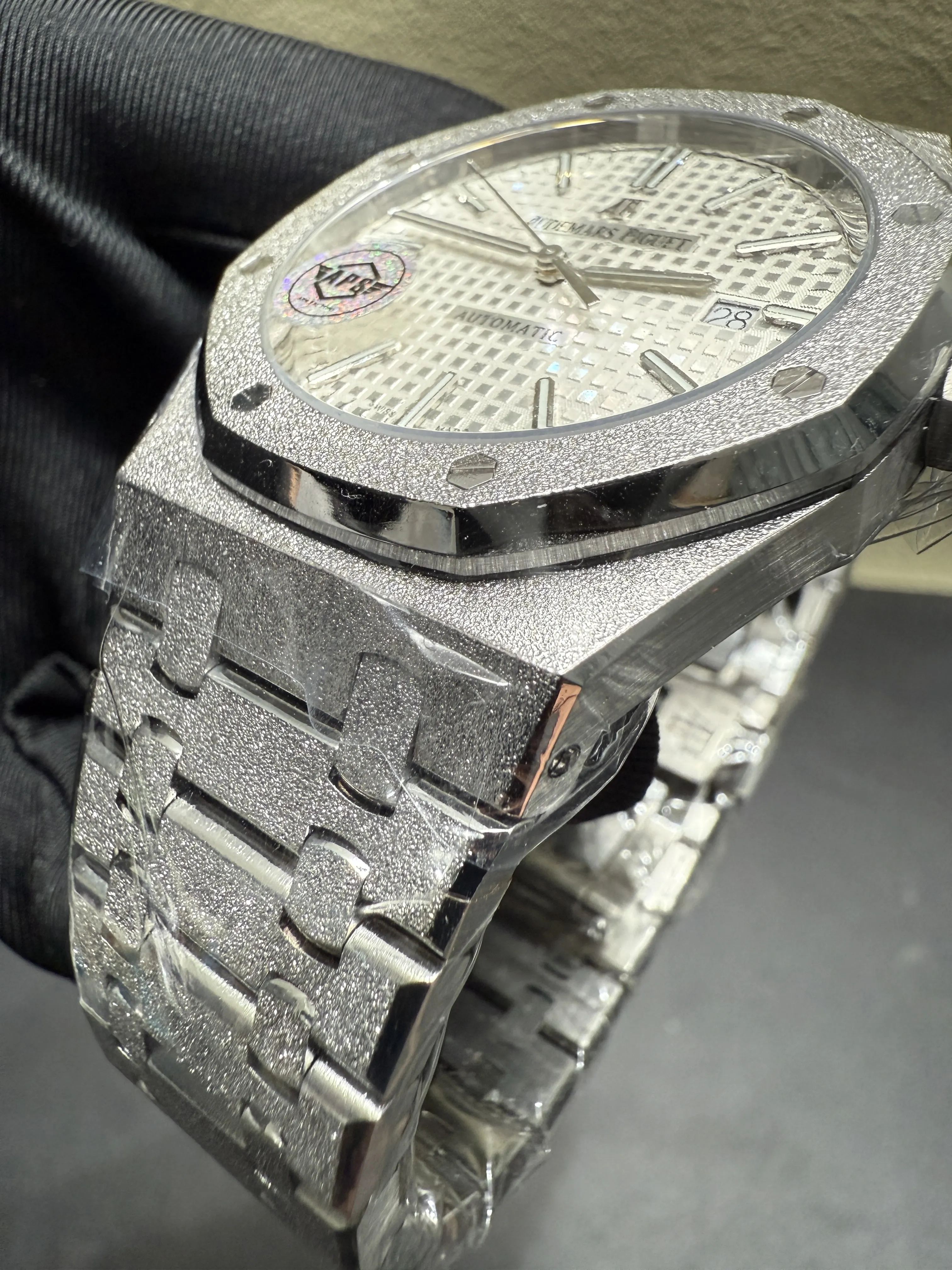 Audemars Piguet Royal Oak-Style Frosted Silver Dial Watch D459019421 — view 12