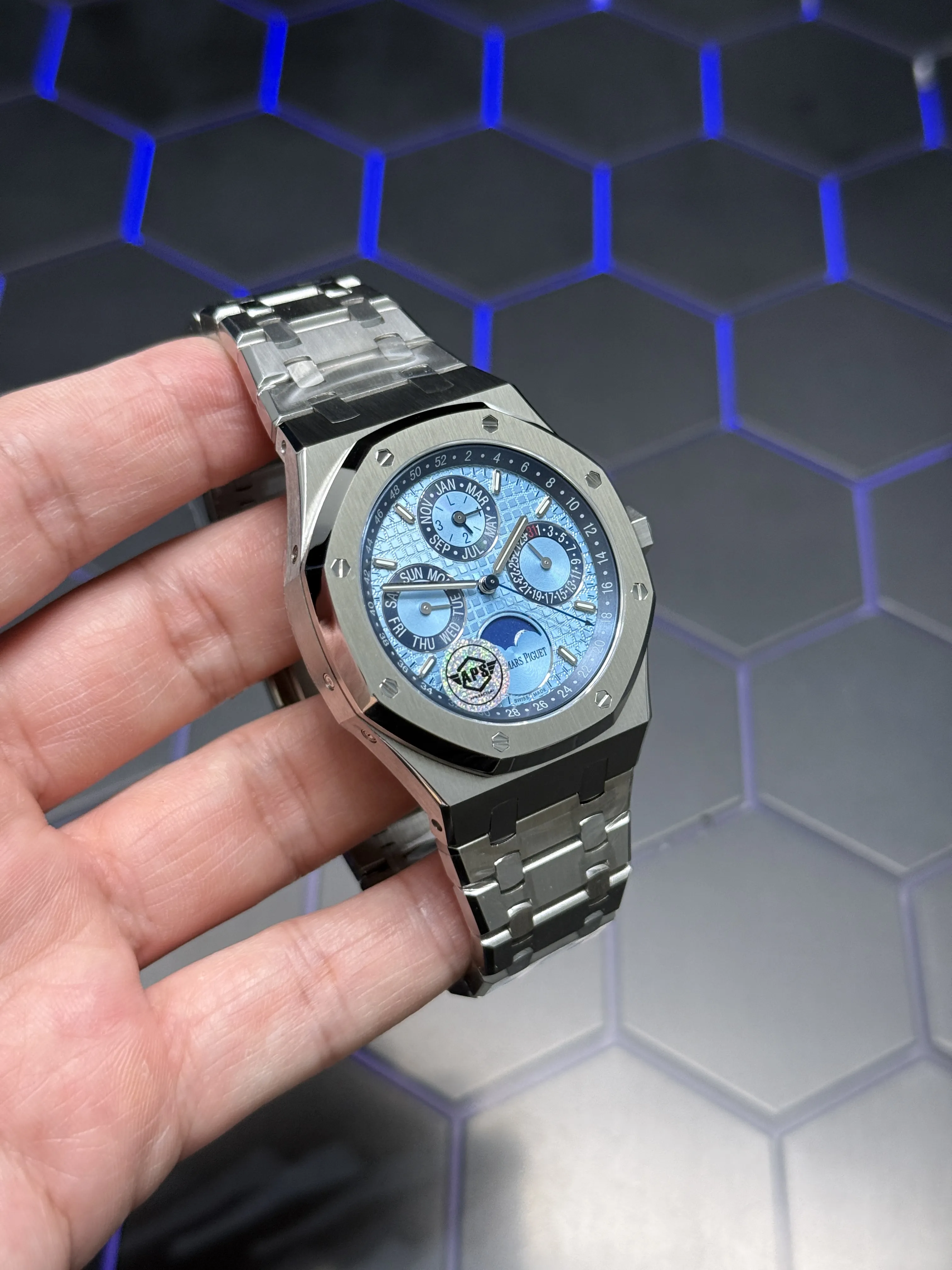 AP Royal Oak-Style Ice Blue Calendar Moonphase Watch D472519431 — view 3