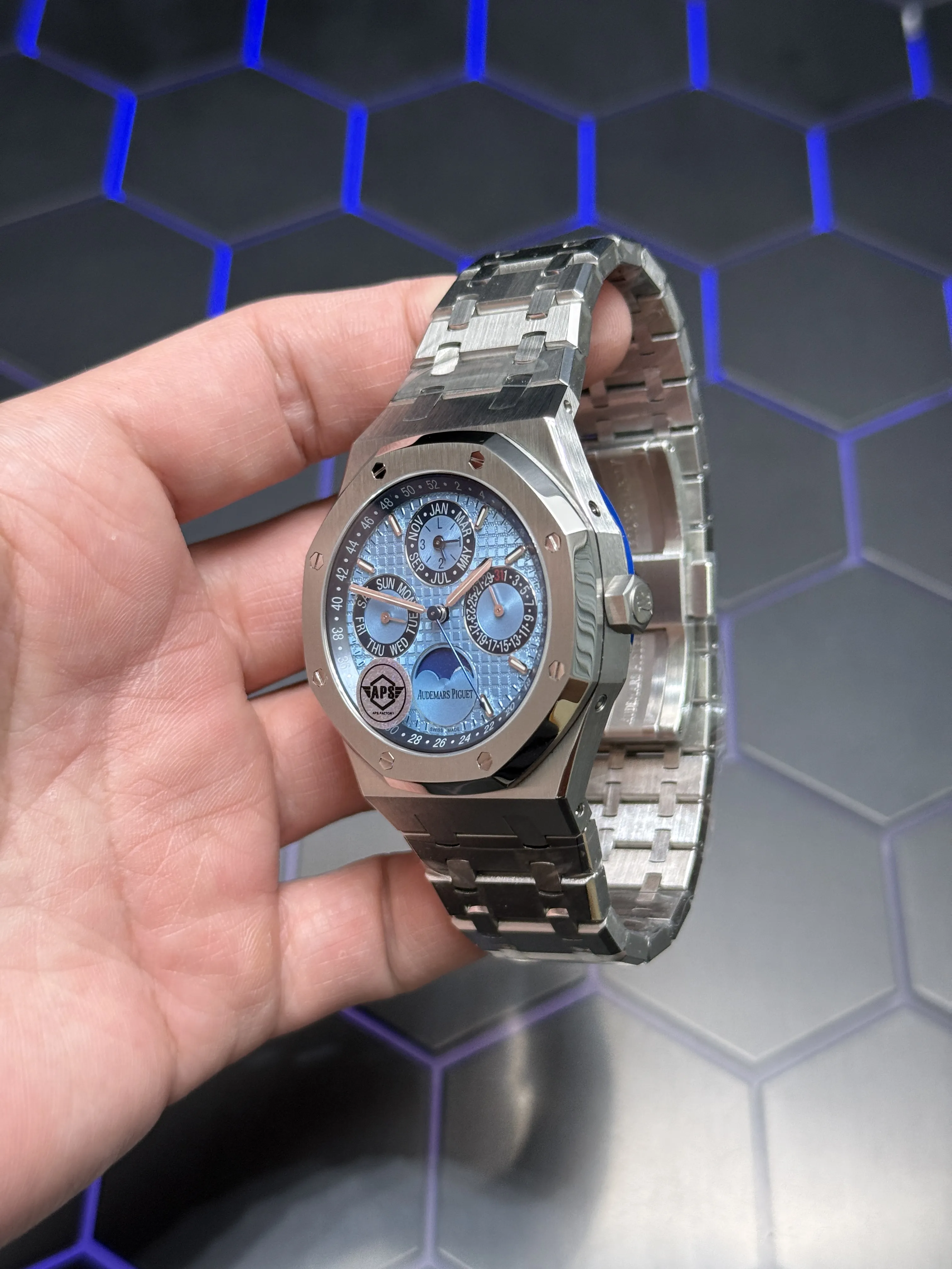 AP Royal Oak-Style Ice Blue Calendar Moonphase Watch D472519431 — view 5