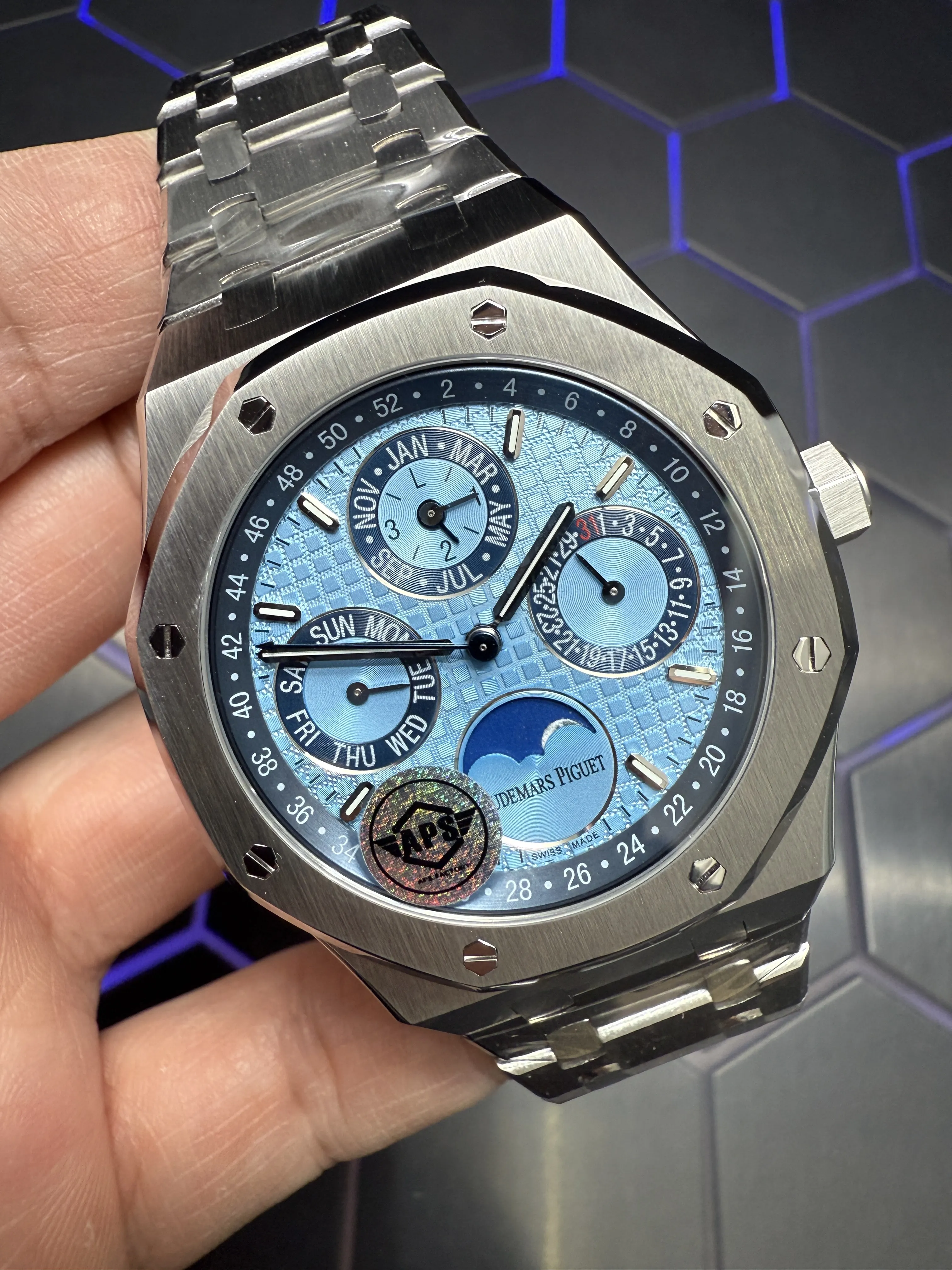 AP Royal Oak-Style Ice Blue Calendar Moonphase Watch D472519431 — view 9