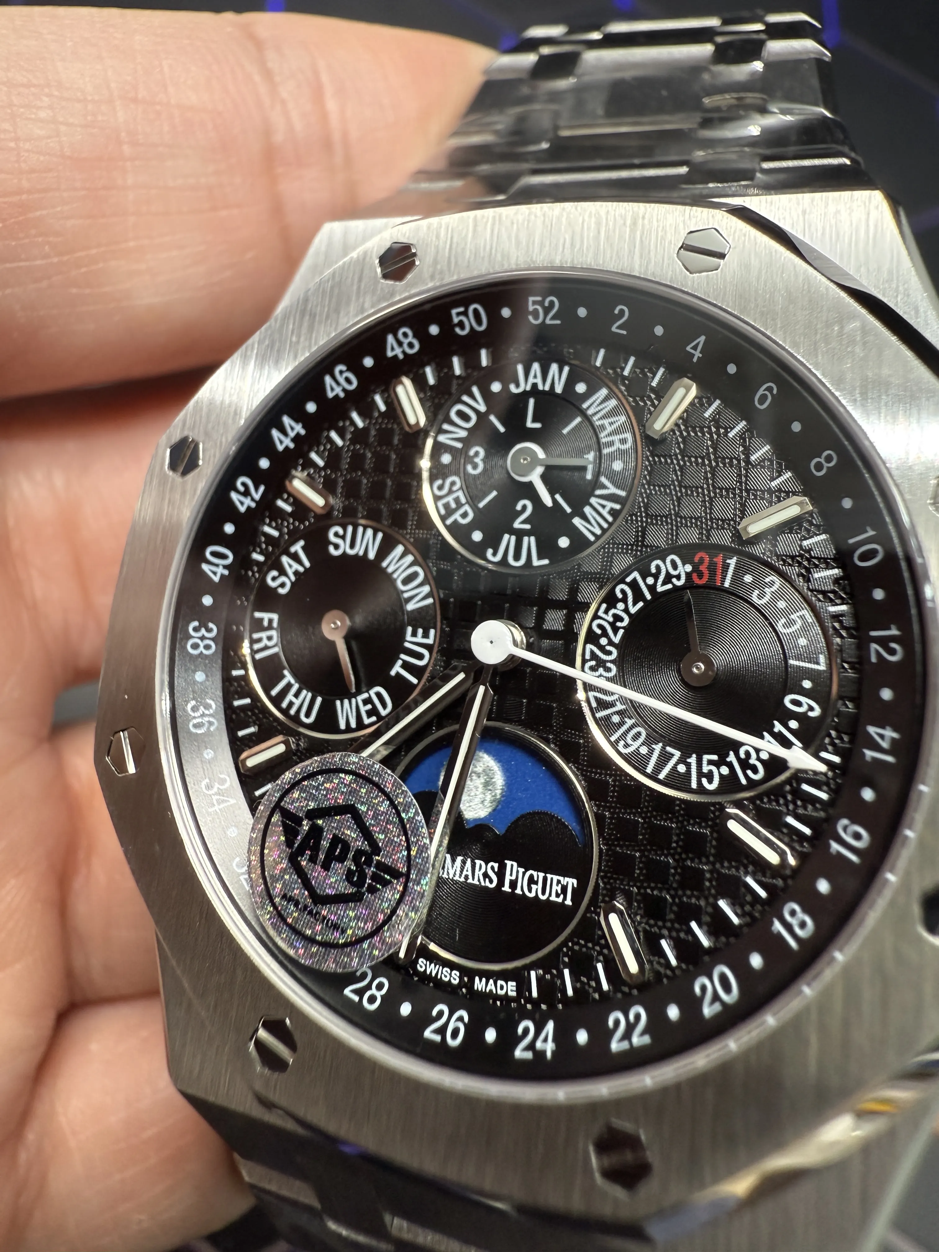 AP Royal Oak-Style Black Calendar Moonphase Watch D472519432 — view 11