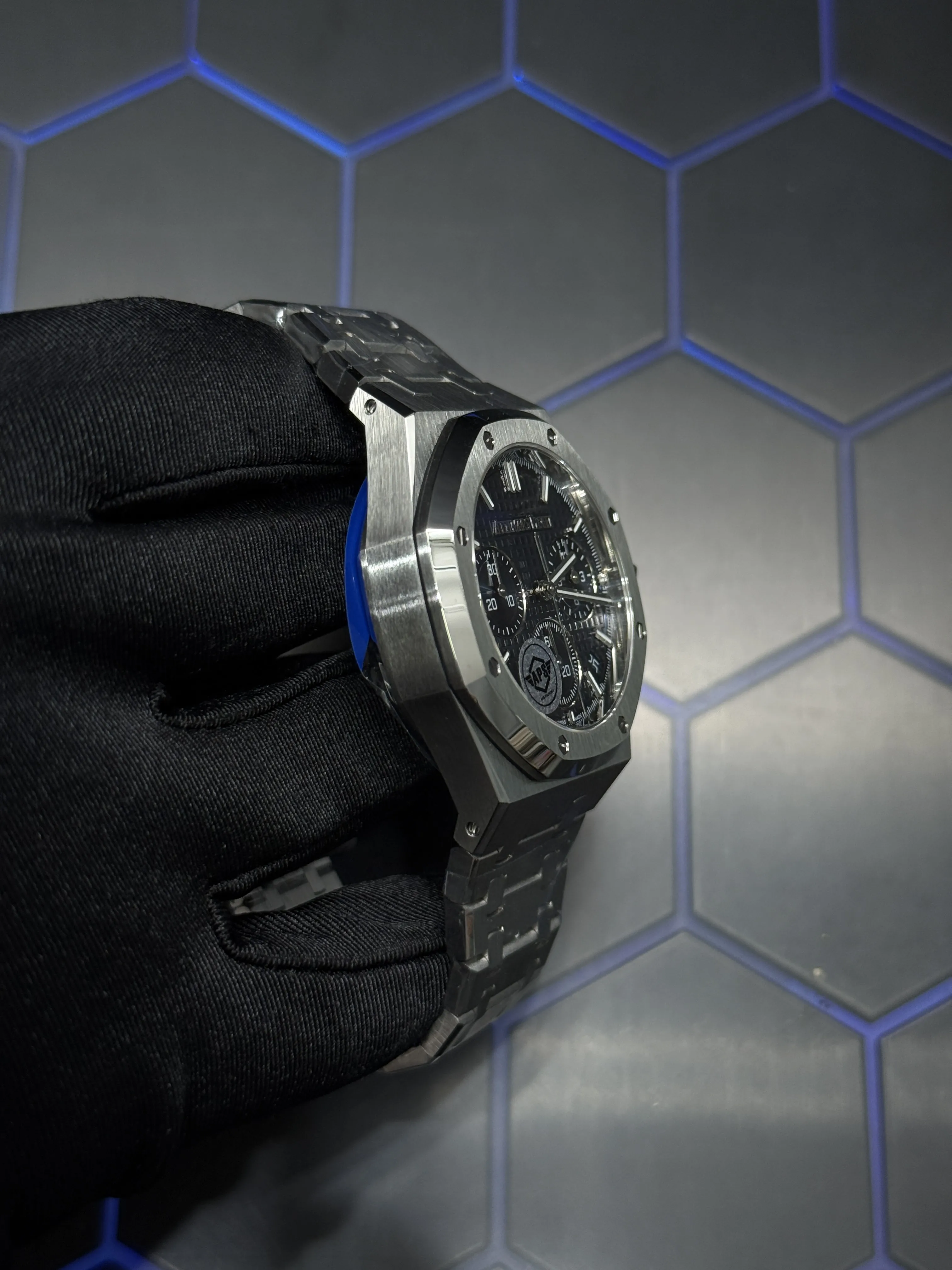 Audemars Piguet Royal Oak Chronograph-Style Silver Blue Dial Watch D472519449 — view 4