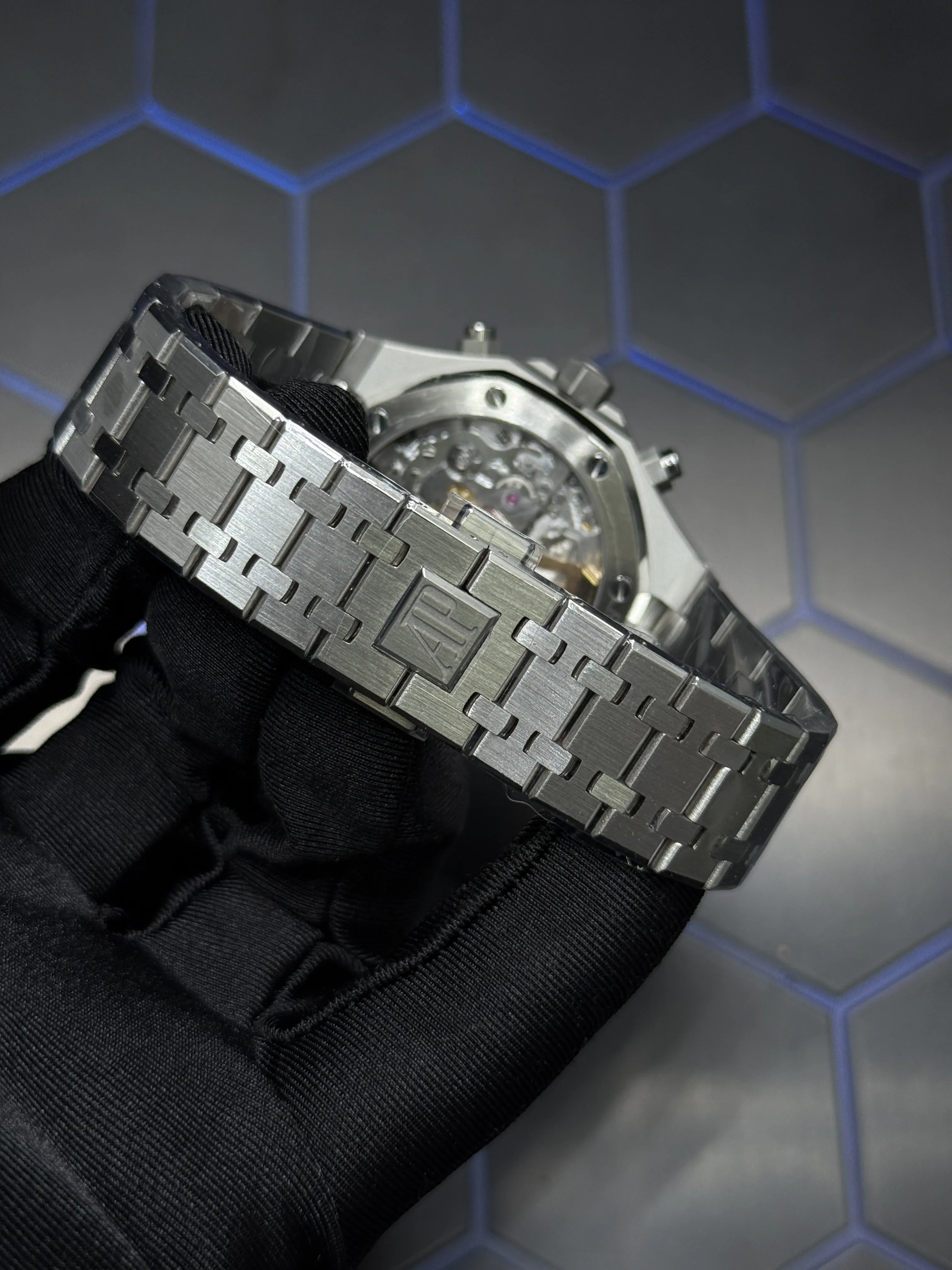 Audemars Piguet Royal Oak Chronograph-Style Silver Blue Dial Watch D472519449 — view 8