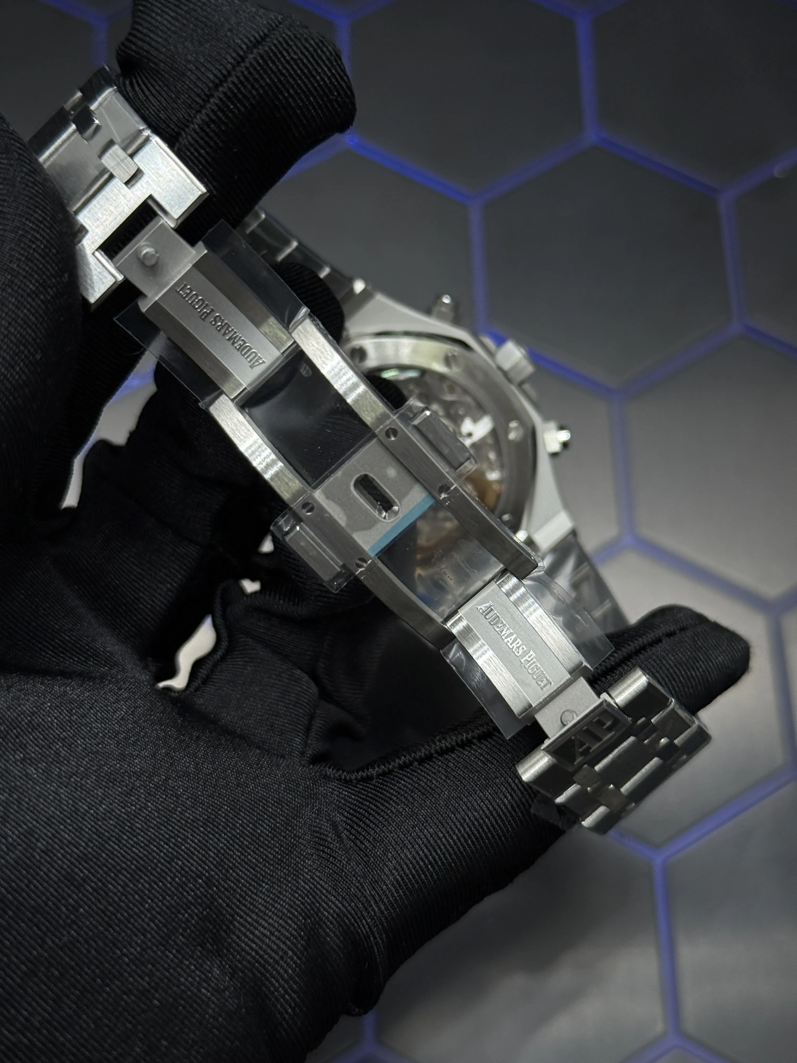 Audemars Piguet Royal Oak Chronograph-Style Silver Blue Dial Watch D472519449 — view 9