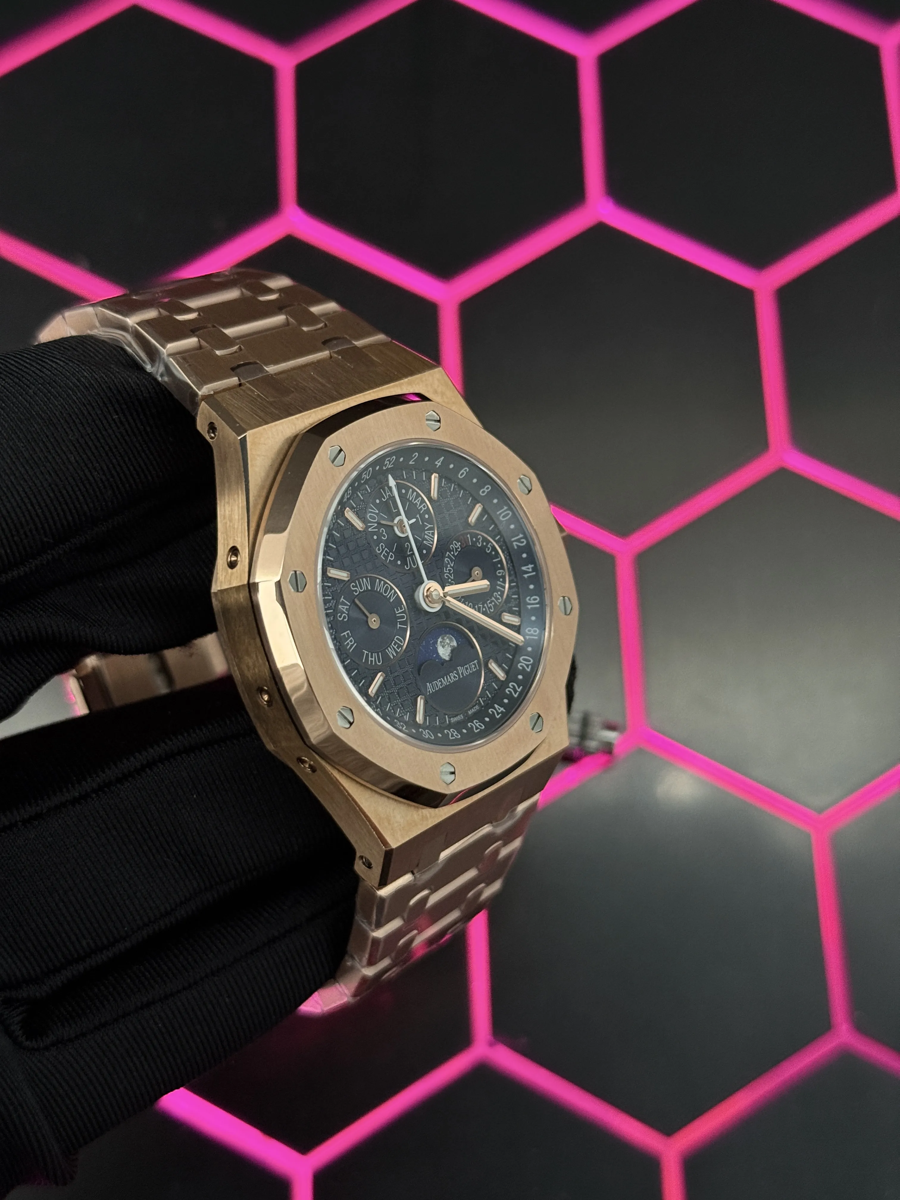 AP Royal Oak Perpetual Calendar-Style Rose-Gold-Tone Blue Dial Watch D472519464 — view 3