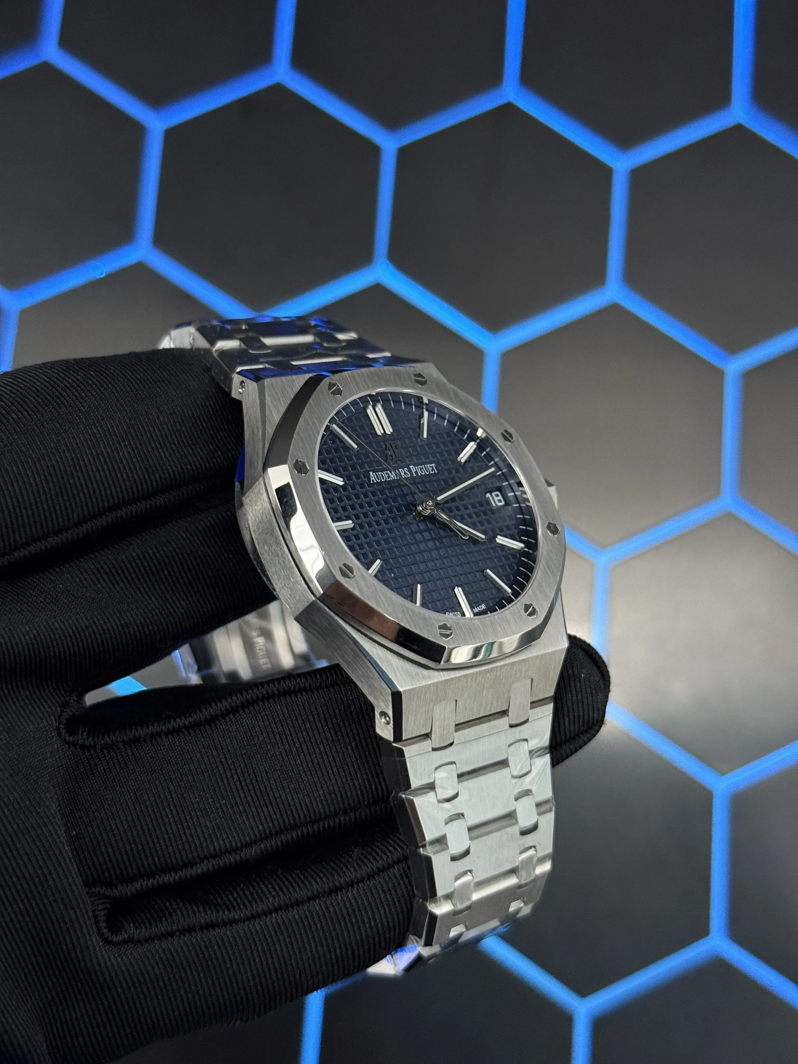 AP Royal Oak-Style Silver-Tone Blue Dial Watch D459019483 — view 3