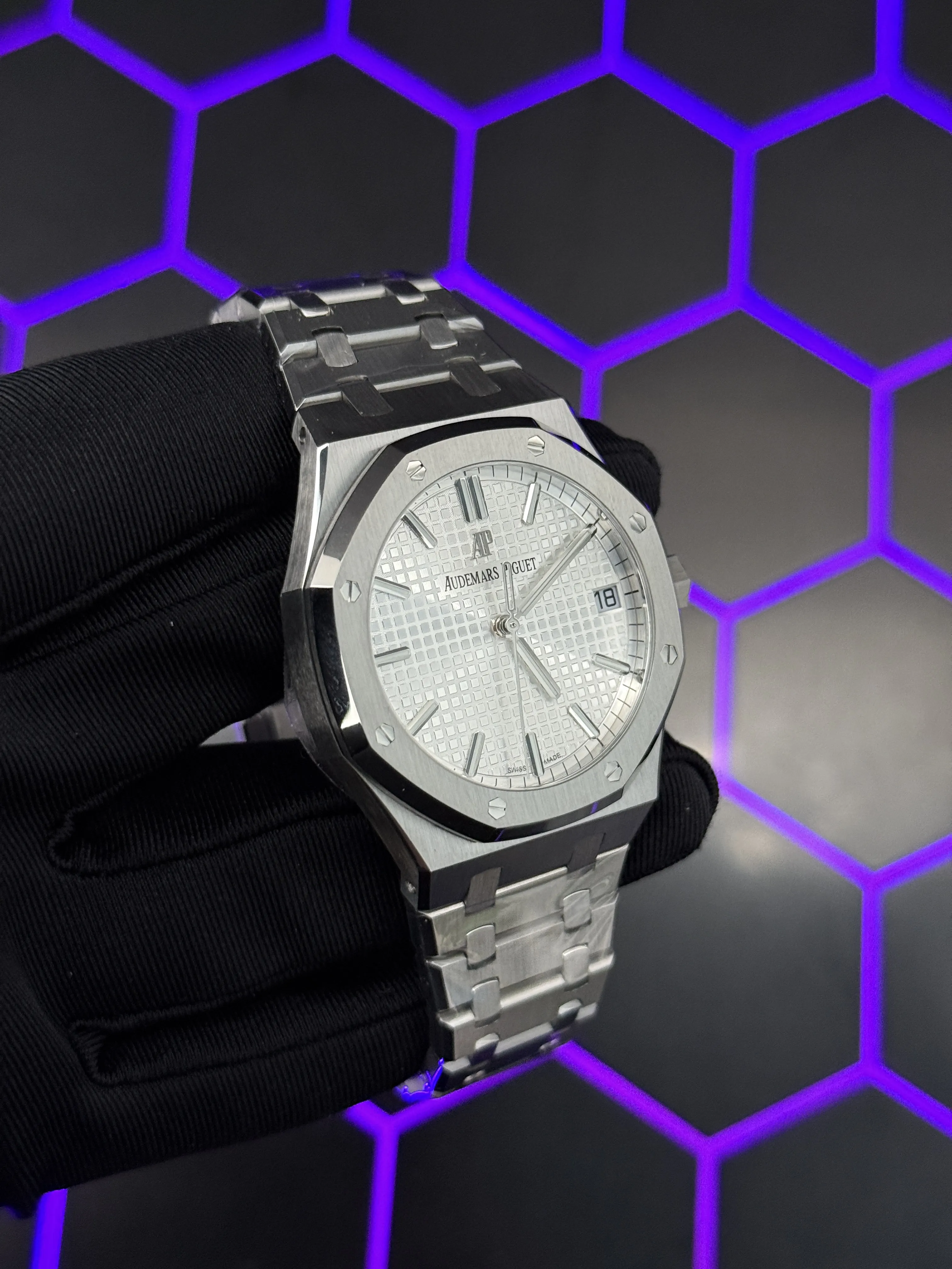 AP Royal Oak-Style Silver-Tone White Dial Watch D459019484 — view 3