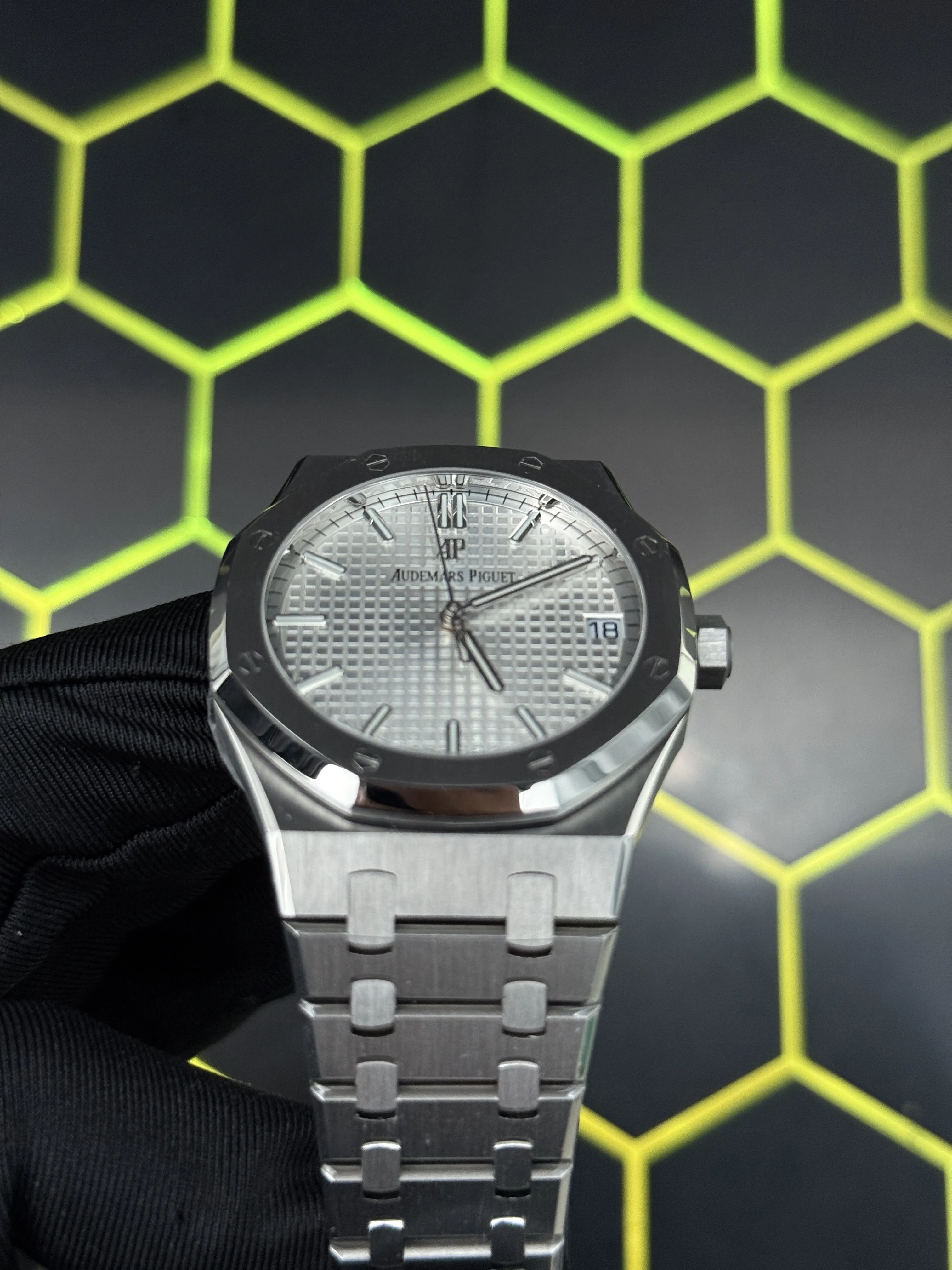 AP Royal Oak-Style Silver-Tone White Dial Watch D459019484 — view 9