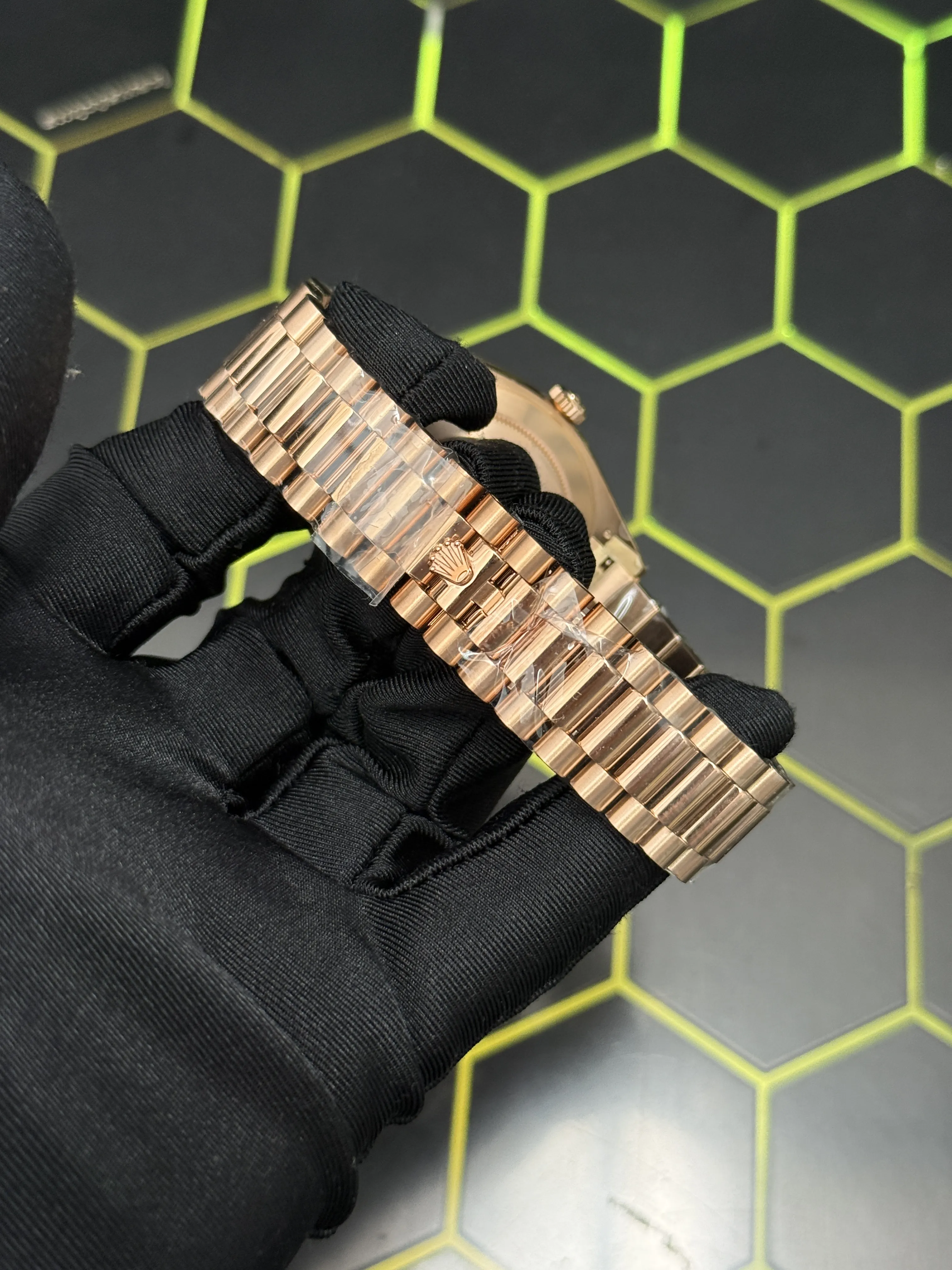 Rolex Day-Date-Style Rose-Gold Champagne Roman Dial Watch D391519511 — view 9