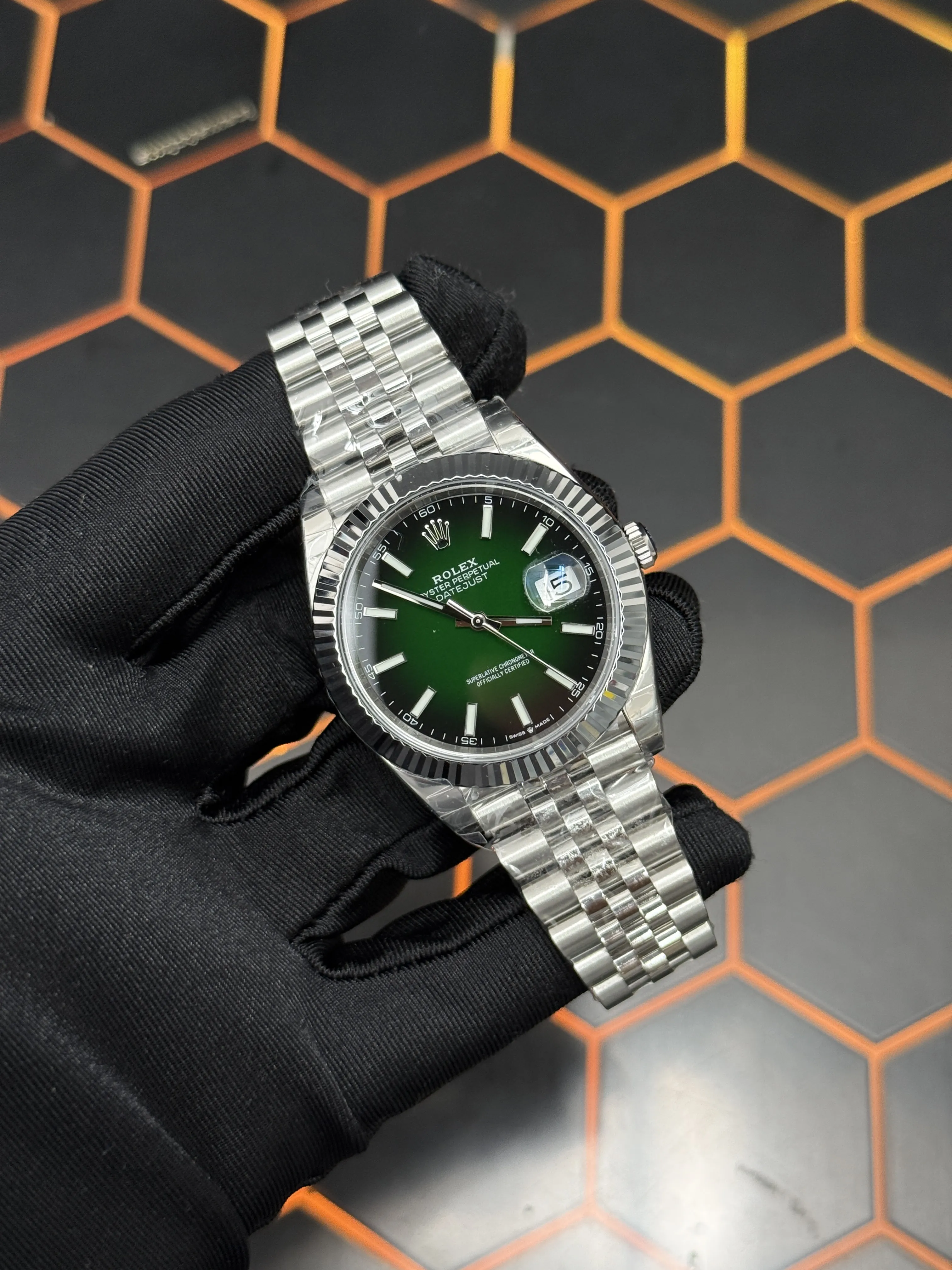 Rolex Datejust-Style Silver Emerald Green Dial Watch D391519512 — view 2