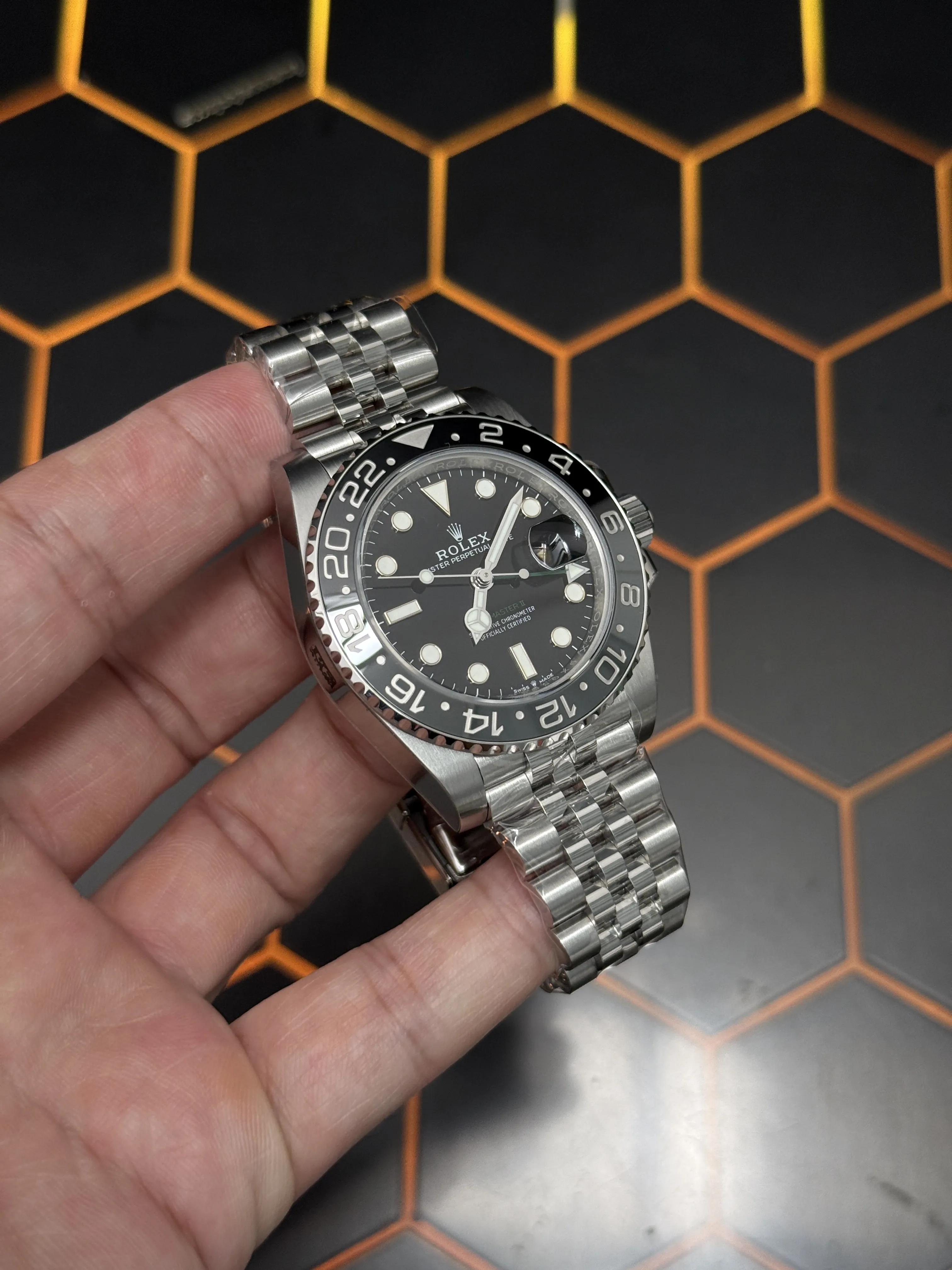 Rolex GMT-Master II-Style Black-and-Grey Bezel Watch D506319521 — view 3
