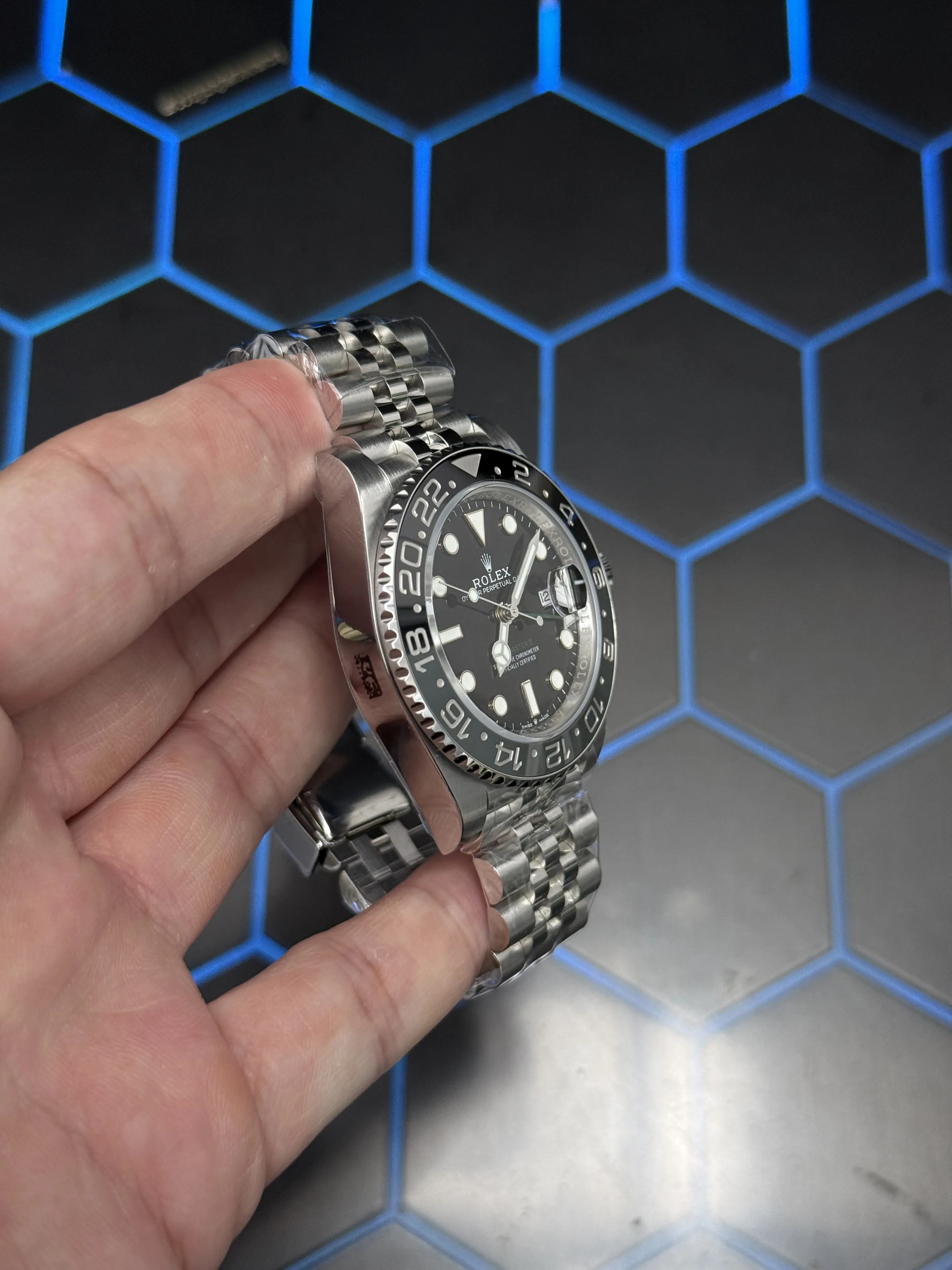 Rolex GMT-Master II-Style Black-and-Grey Bezel Watch D506319521 — view 4