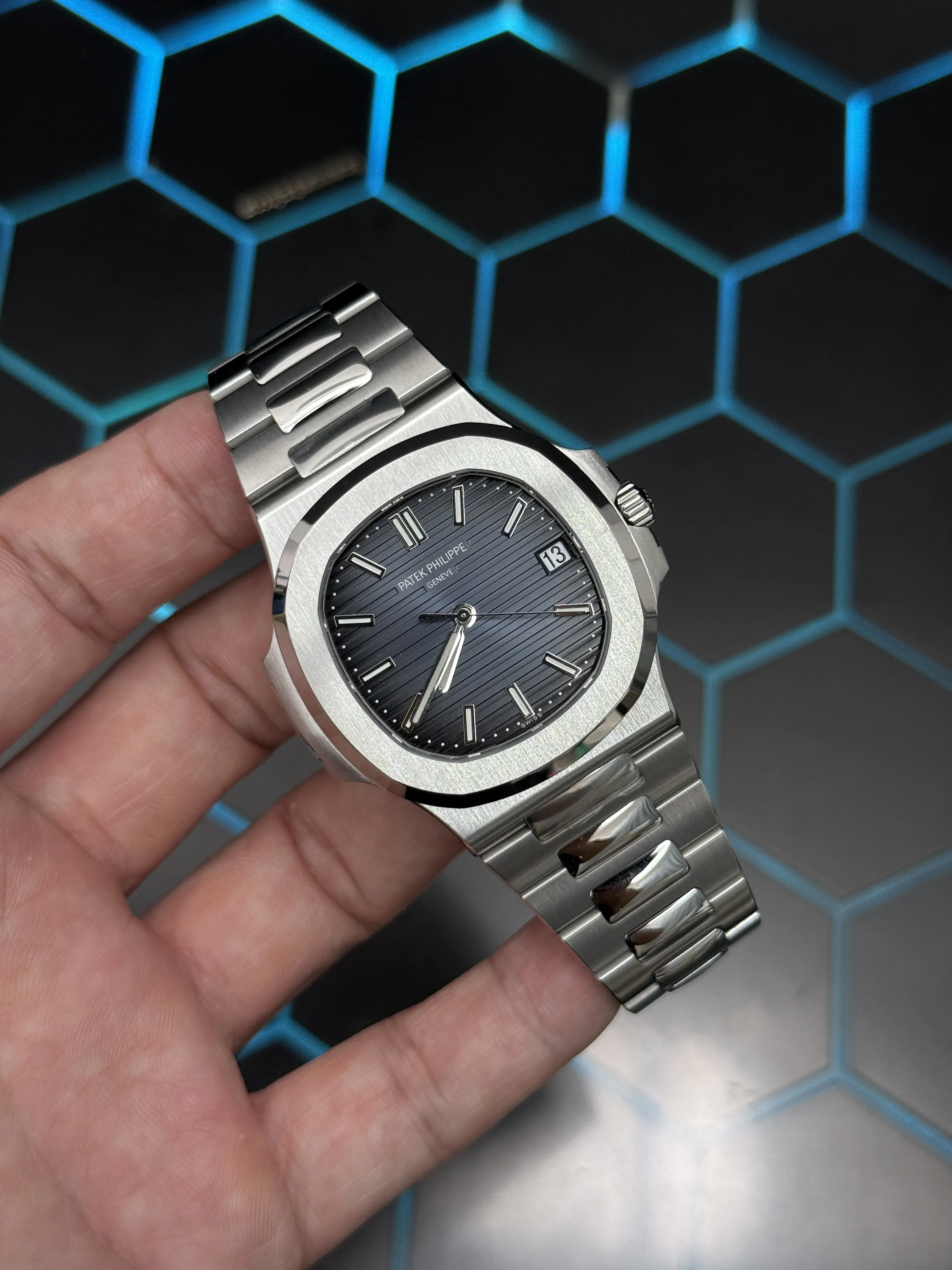 Patek Philippe Nautilus-Style Silver Blue-Grey Dial Watch D391519522 — view 2