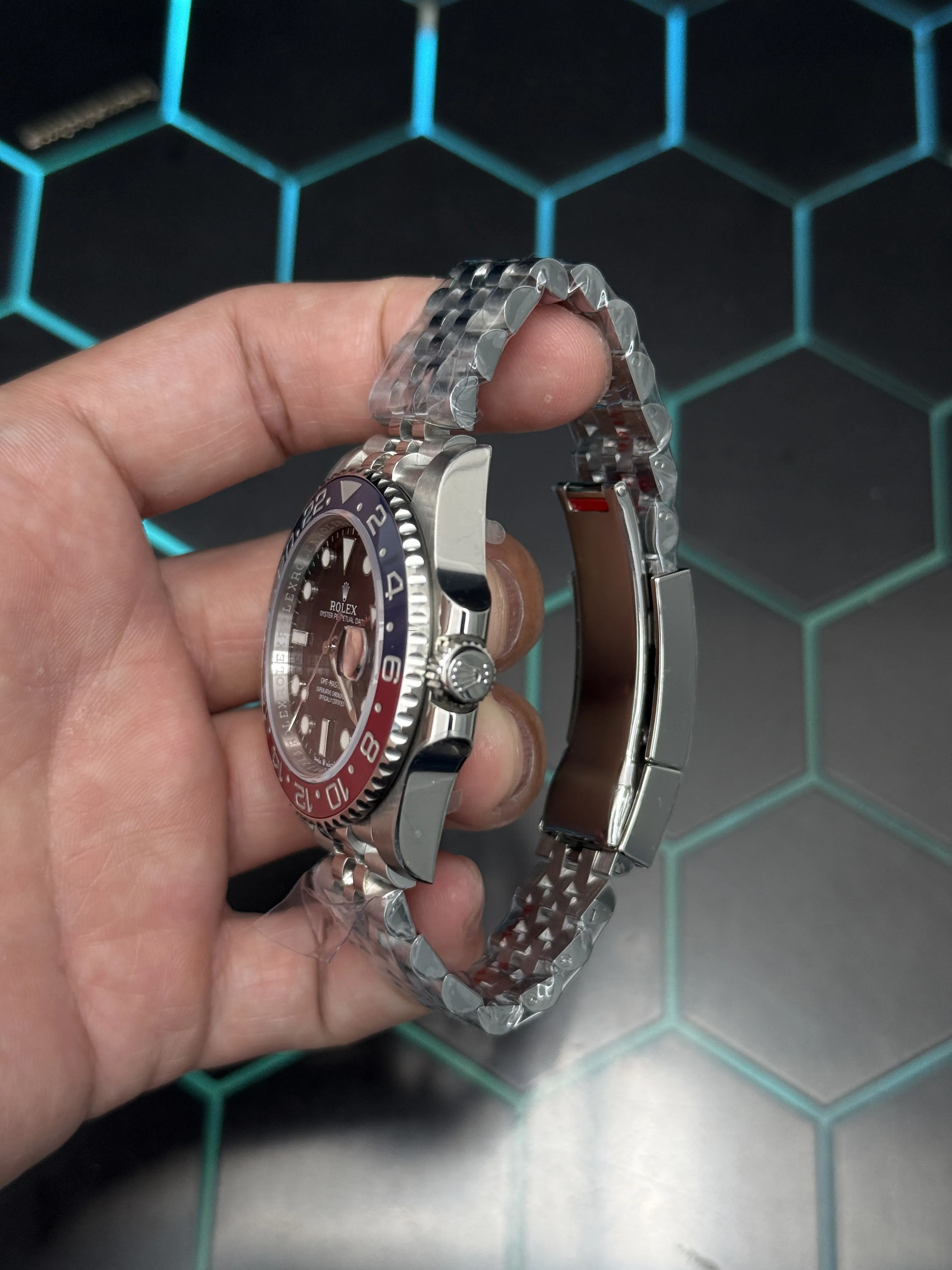 Rolex GMT-Master II-Style Red-and-Blue Bezel Watch D459019523 — view 6