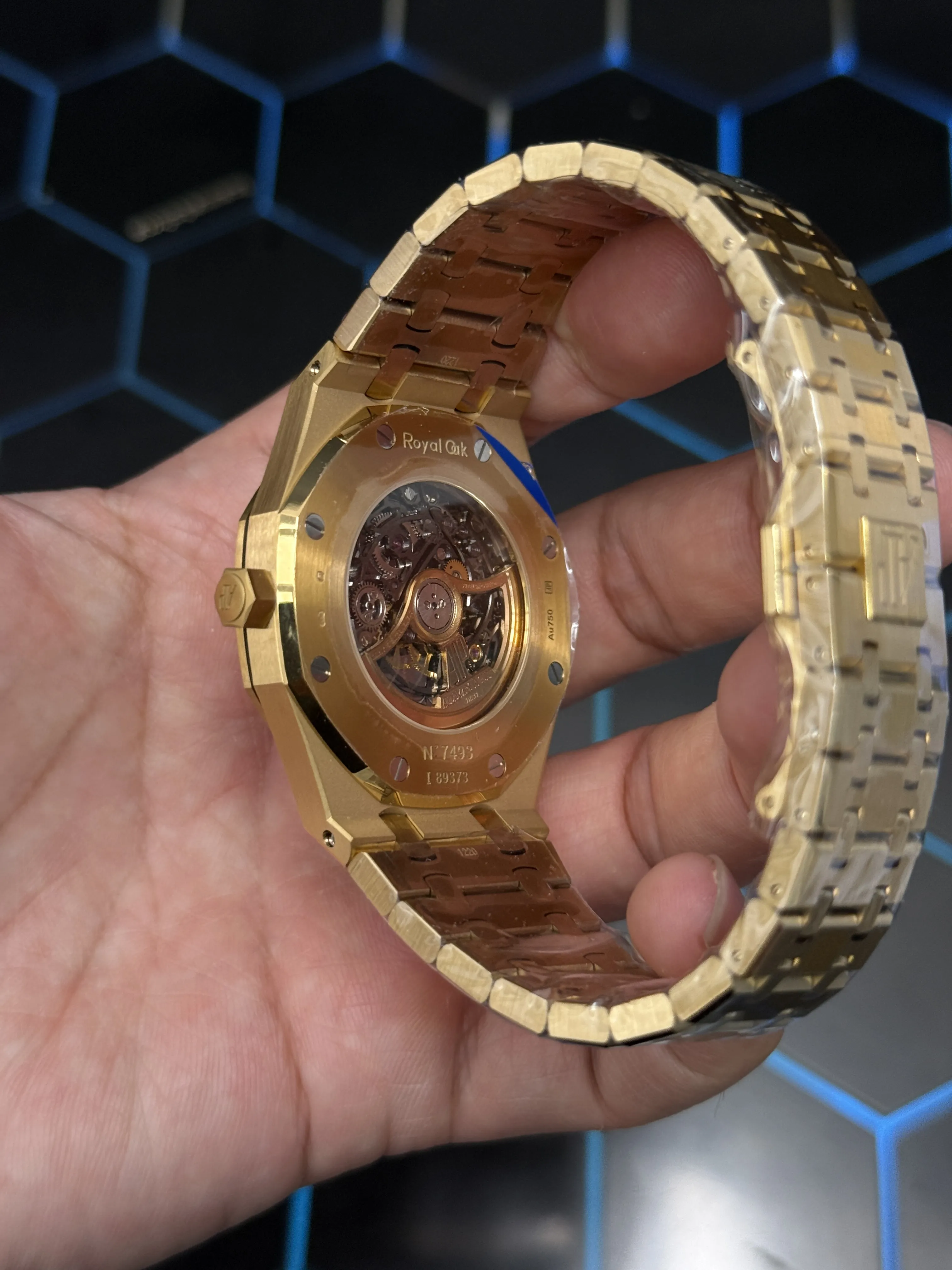 Audemars Piguet Royal Oak-Style Yellow-Gold-Tone Openworked-Look Watch D499519524 — view 9