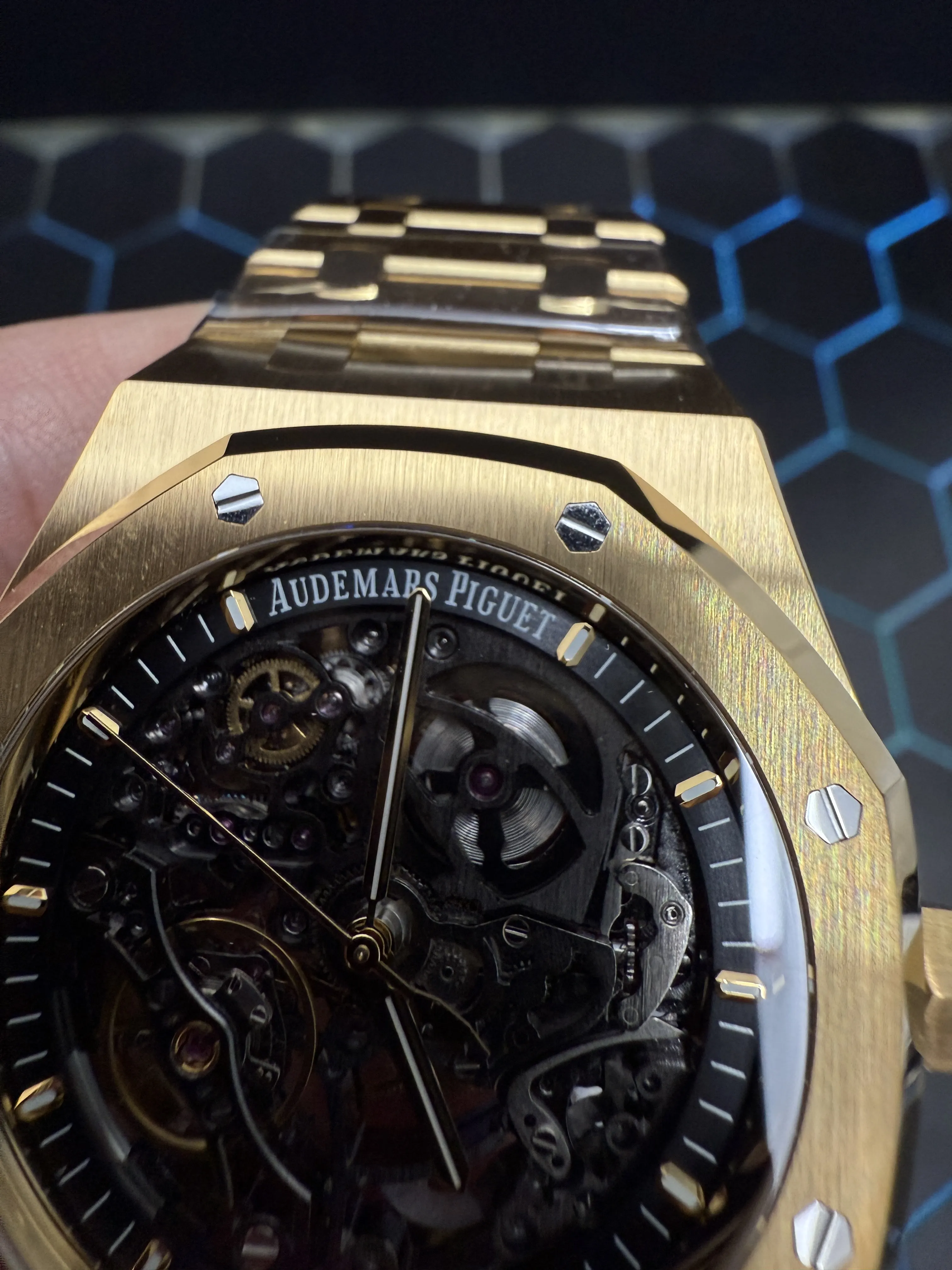 Audemars Piguet Royal Oak-Style Yellow-Gold-Tone Openworked-Look Watch D499519524 — view 11